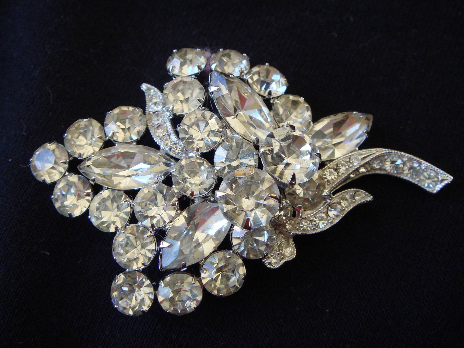 Eisenberg Ice Rhinestone Costume Pin Brooch (1 of 5)