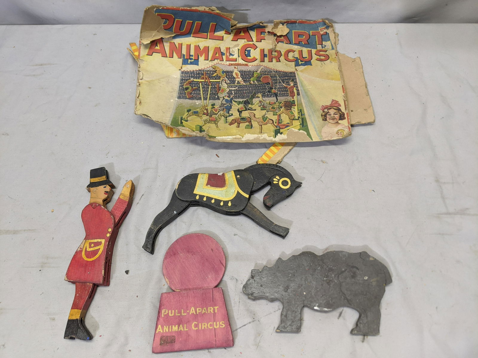 Vintage Pull-Apart Animal Circus w/ 4 Wood Pieces: Vintage Pull-Apart Animal Circus w/ 4 Wood Pieces Shipping in continental US $12.00 If shipping is $0 then buyer arranges pick up or shipping. Please ask any questions before bidding Good Luck!