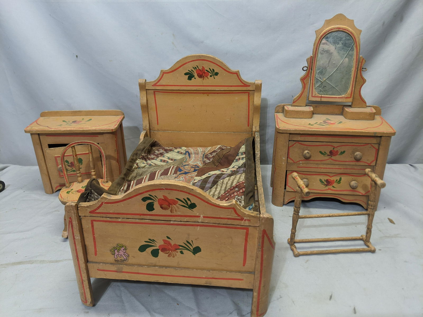 Set 5 Painted Wood Cottage Doll House Miniature (1 of 8)