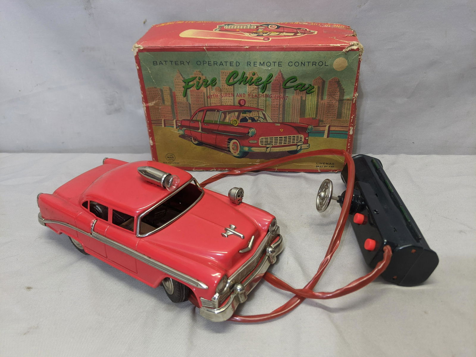 Linemar Battery-Op 1956 Chevy Fire Chief Car in Box (1 of 10)