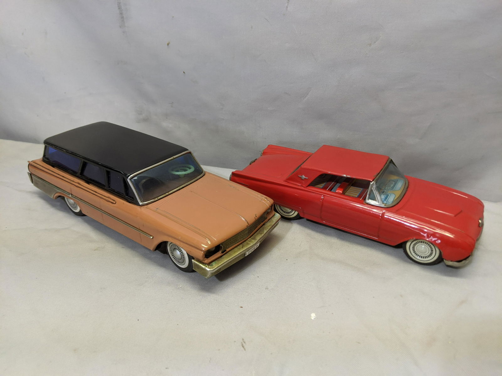 Bandai 1961 Ford Station Wagon & Ichiko 61 Ford (1 of 5)