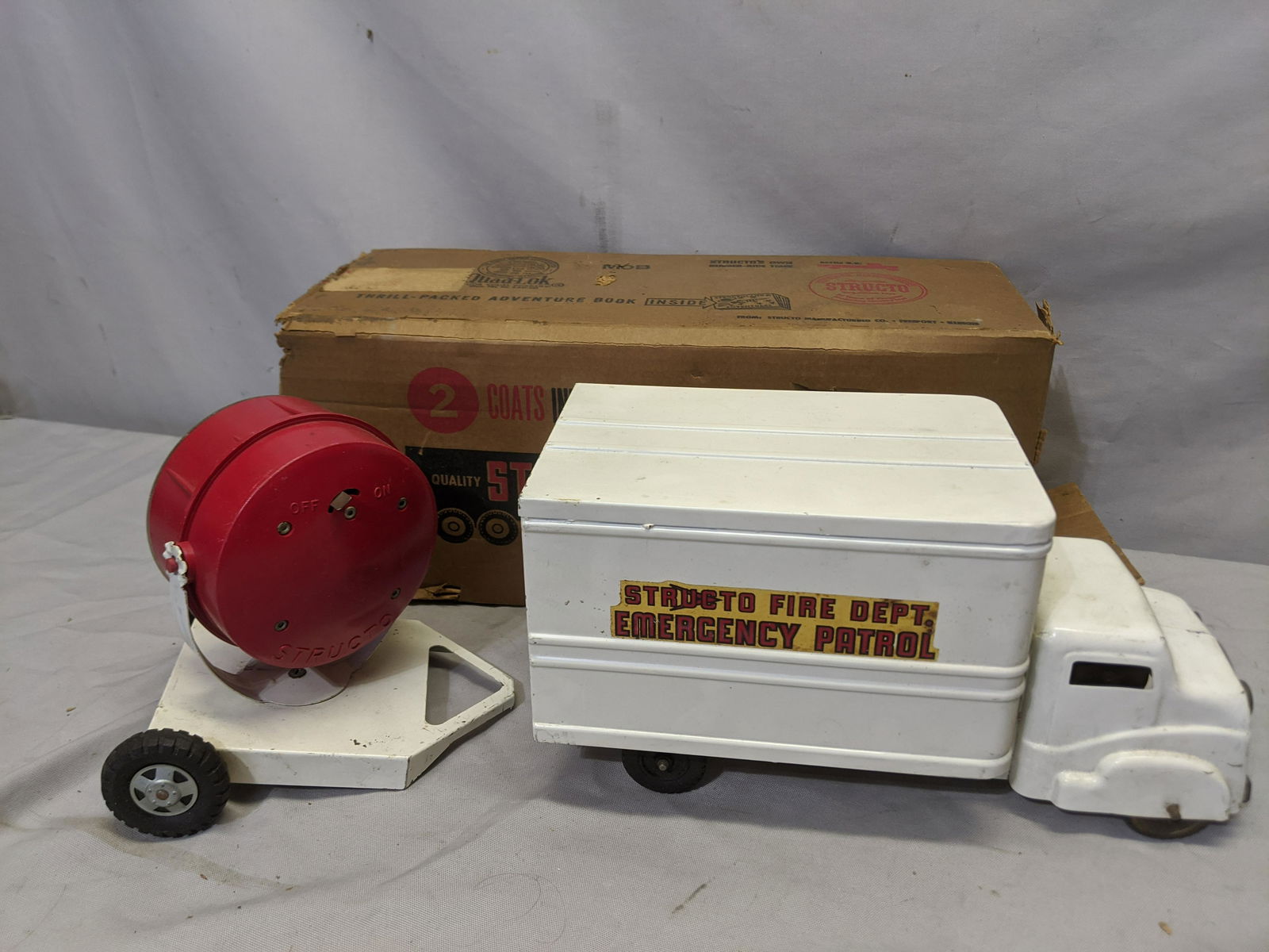 1950's Structo Searchlight Pressed Steel Fire Truck in (1 of 10)