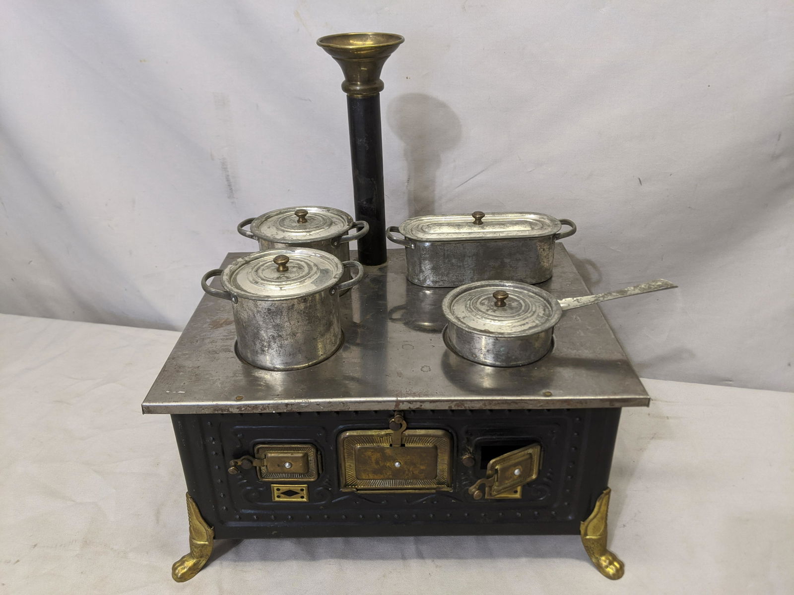 1890's Marklin Germany Tin Child's Stove w/ Pots (1 of 8)