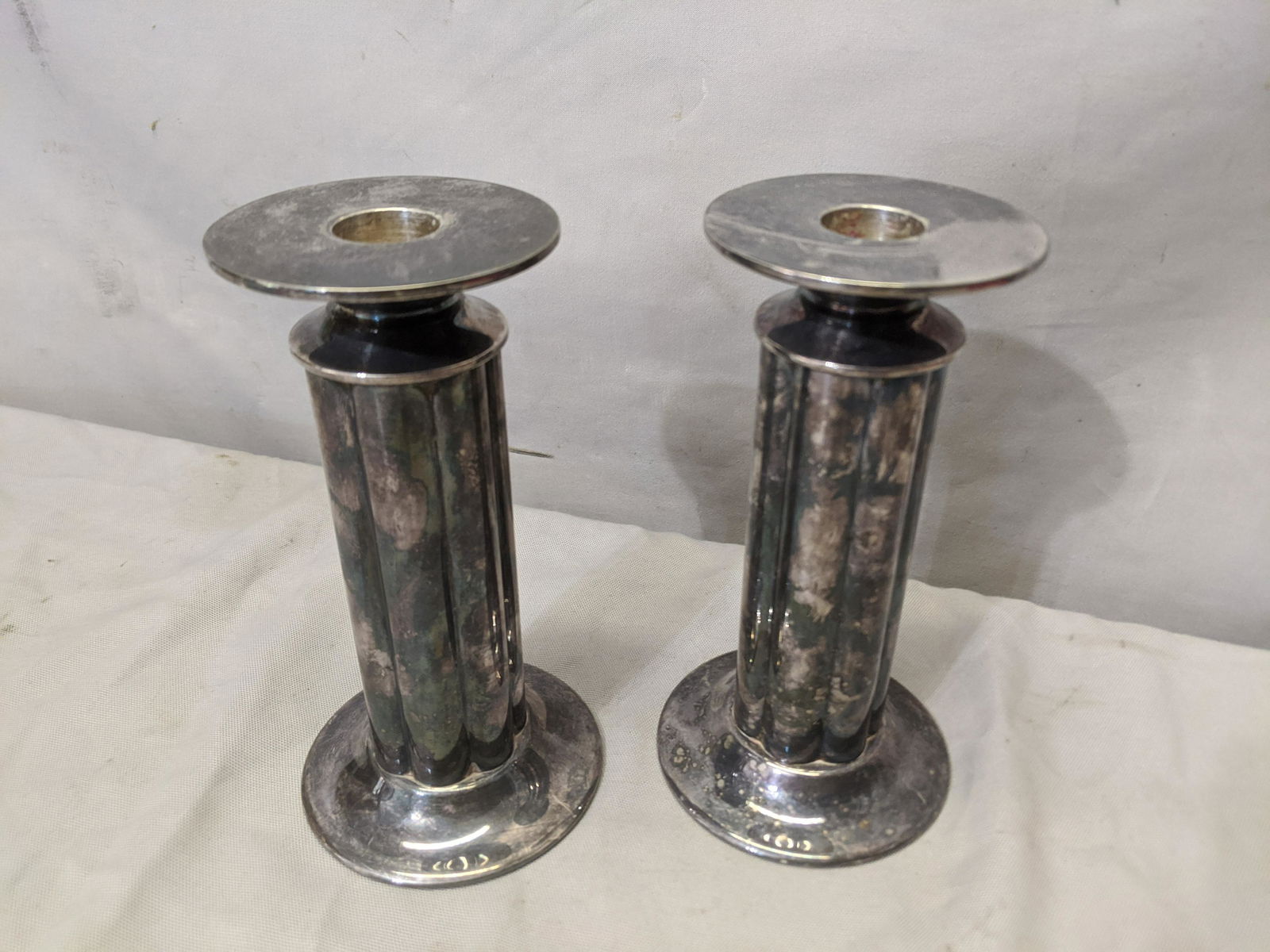 Pair Swid Powell Silverplate Fluted Candle Holder: Pair Swid Powell Silverplate Fluted Candle Holder Sticks 6 1/2 high x 3 1/2 diameter Shipping in continental US $15.00 If shipping is $0 then buyer arranges pick up or shipping. Please ask any questio