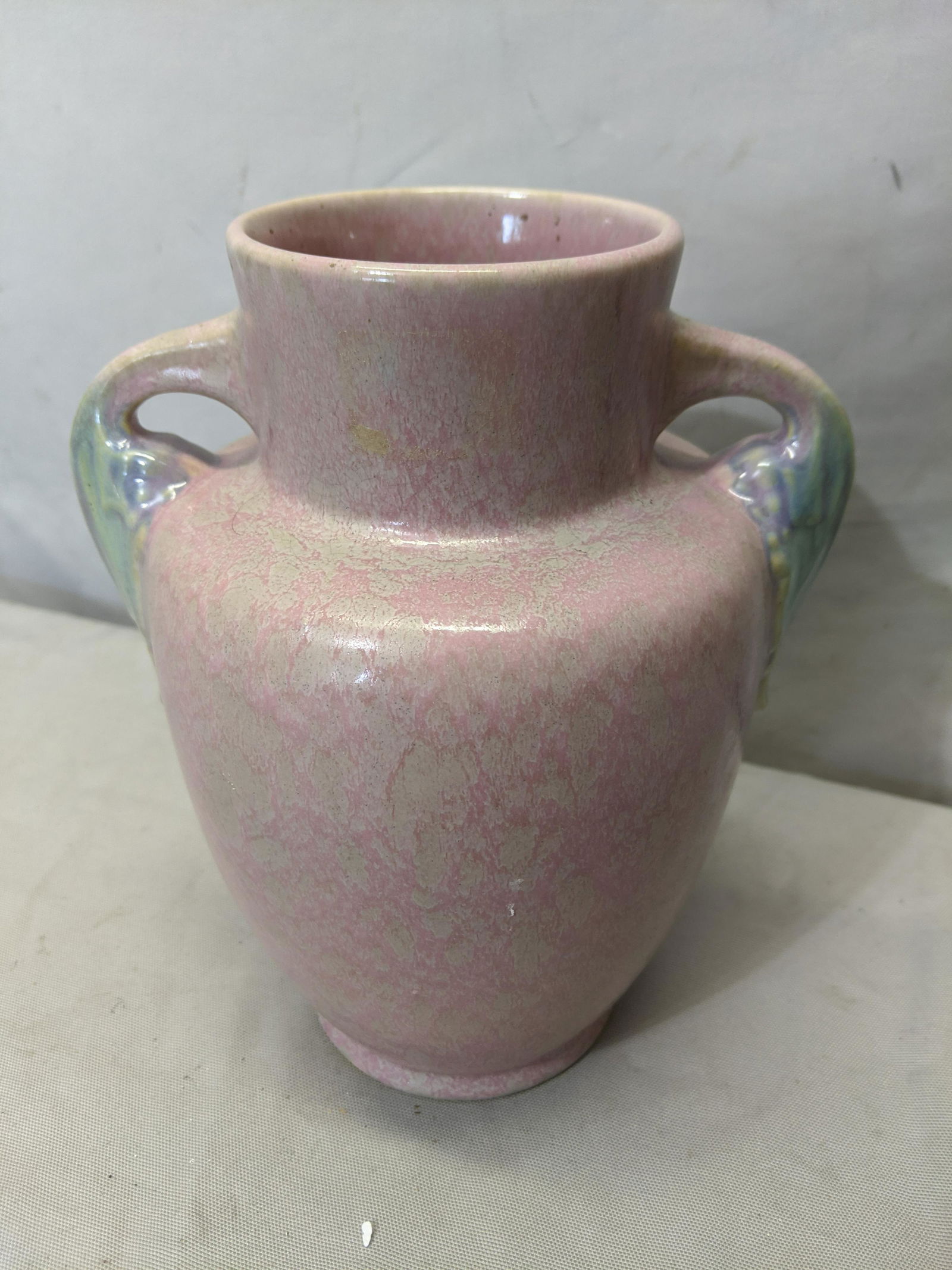 Large Roseville Pink Tuscany Art Pottery Vase: Large Roseville Pink Tuscany Art Pottery Vase 8 1/2 high Shipping in continental US $18.00 If shipping is $0 then buyer arranges pick up or shipping. Please ask any questions before bidding Good Luck!
