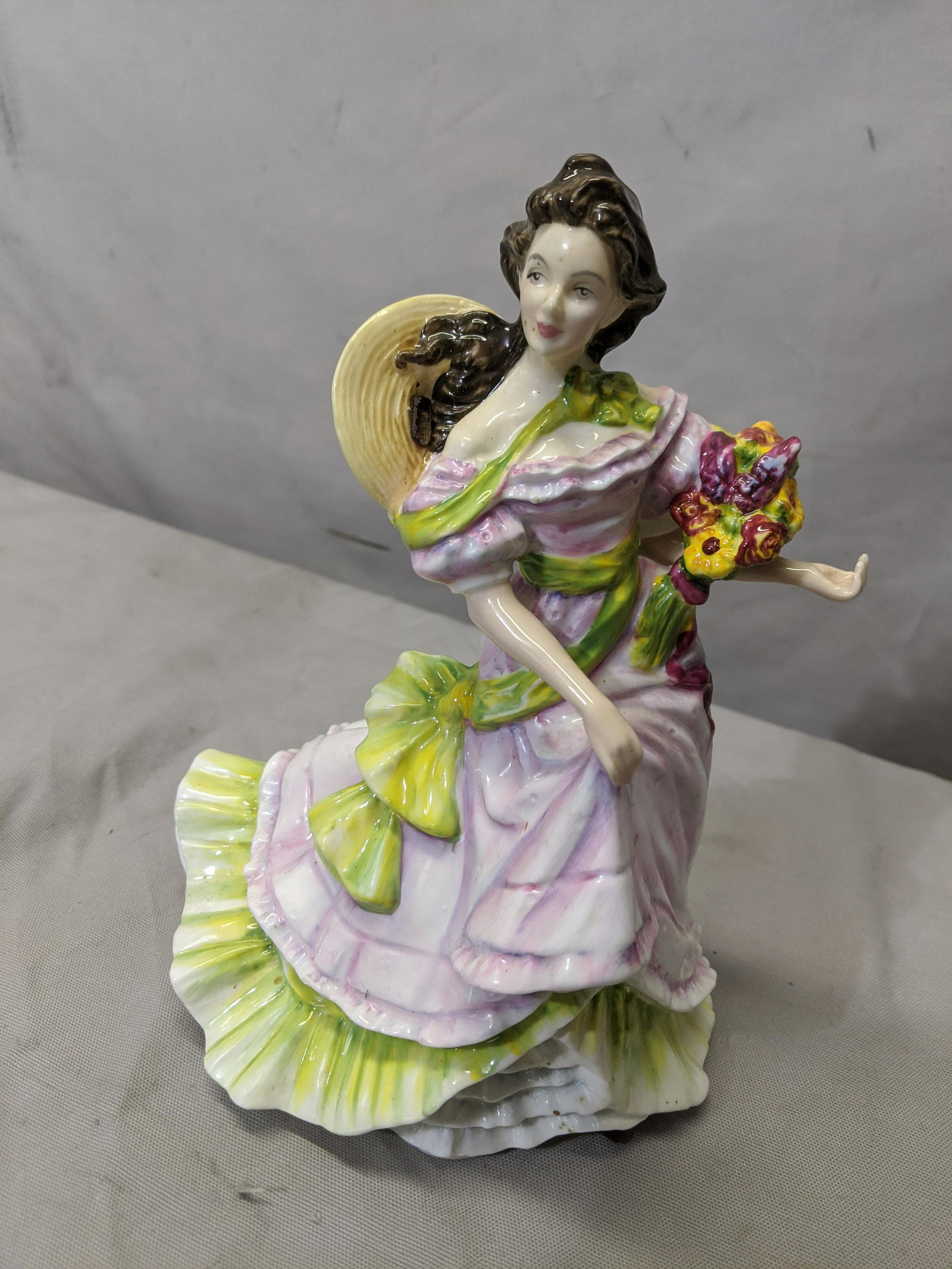 Royal Doulton Porcelain Figurine HN3478 Summertime: Royal Doulton Porcelain Figurine HN3478 Summertime 9 high Shipping in continental US $18.00 If shipping is $0 then buyer arranges pick up or shipping. Please ask any questions before bidding Good Luck