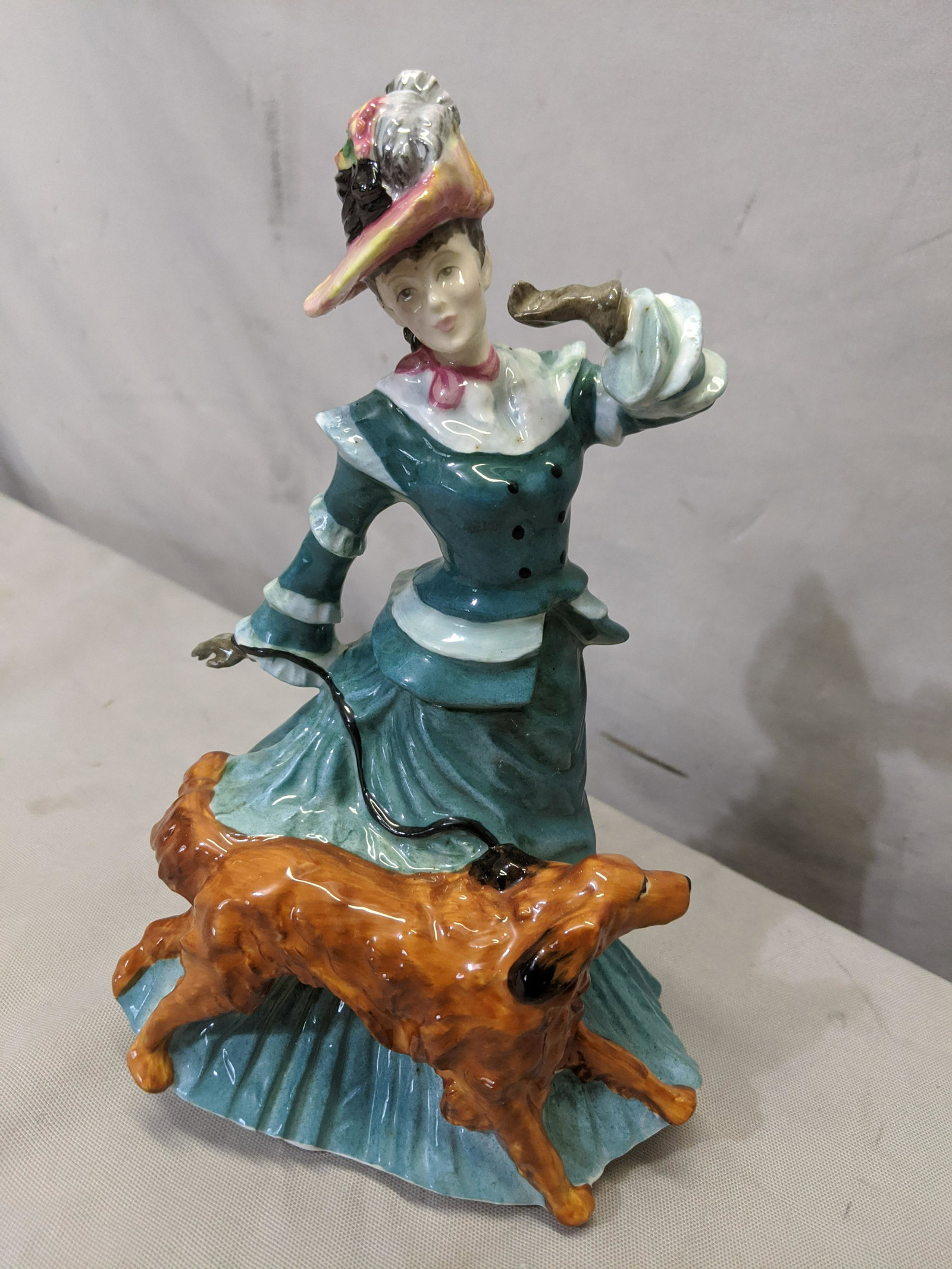 Royal Doulton Porcelain Figurine HN3621 Autumntime: Royal Doulton Porcelain Figurine HN3621 Autumntime 9 high Shipping in continental US $18.00 If shipping is $0 then buyer arranges pick up or shipping. Please ask any questions before bidding Good Luck