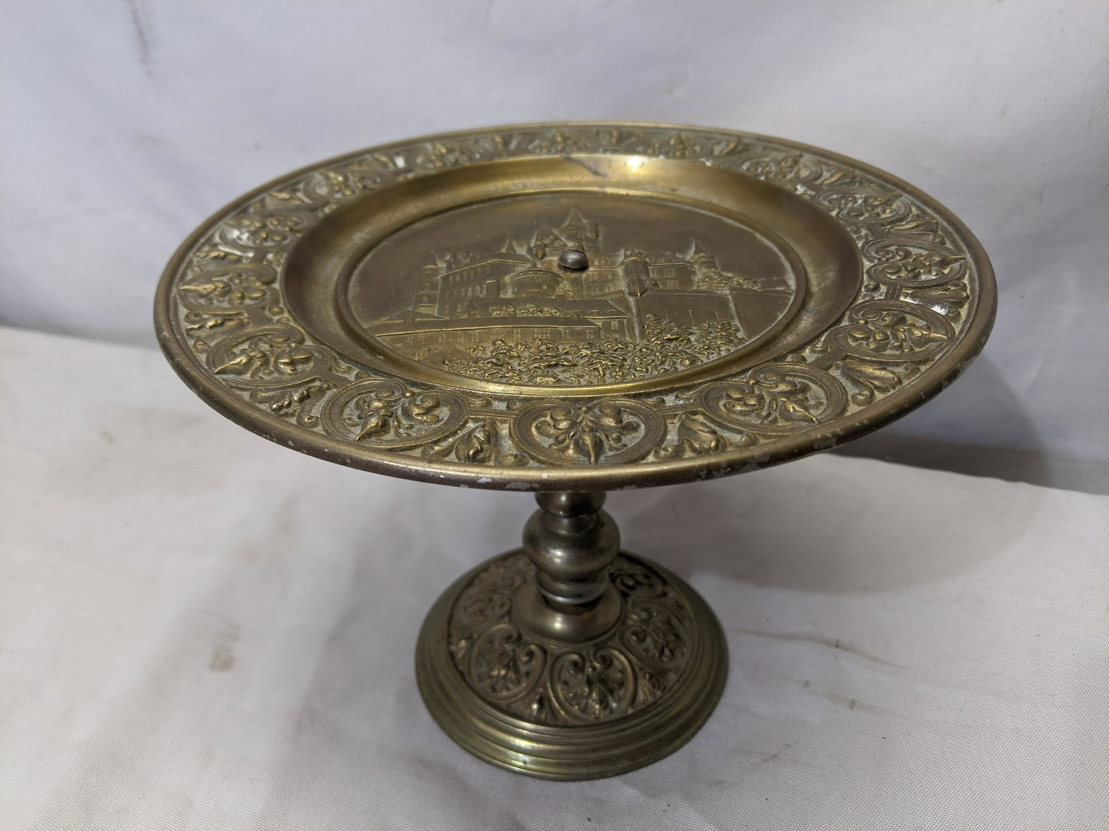 Antique Gesetzlich geschützt Wernigerode Castle Compote: Antique Gesetzlich geschützt Wernigerode Castle Compote made of brass 7 high x 9 diameter Shipping in continental US $15.00 If shipping is $0 then buyer arranges pick up or shipping. Please ask any q