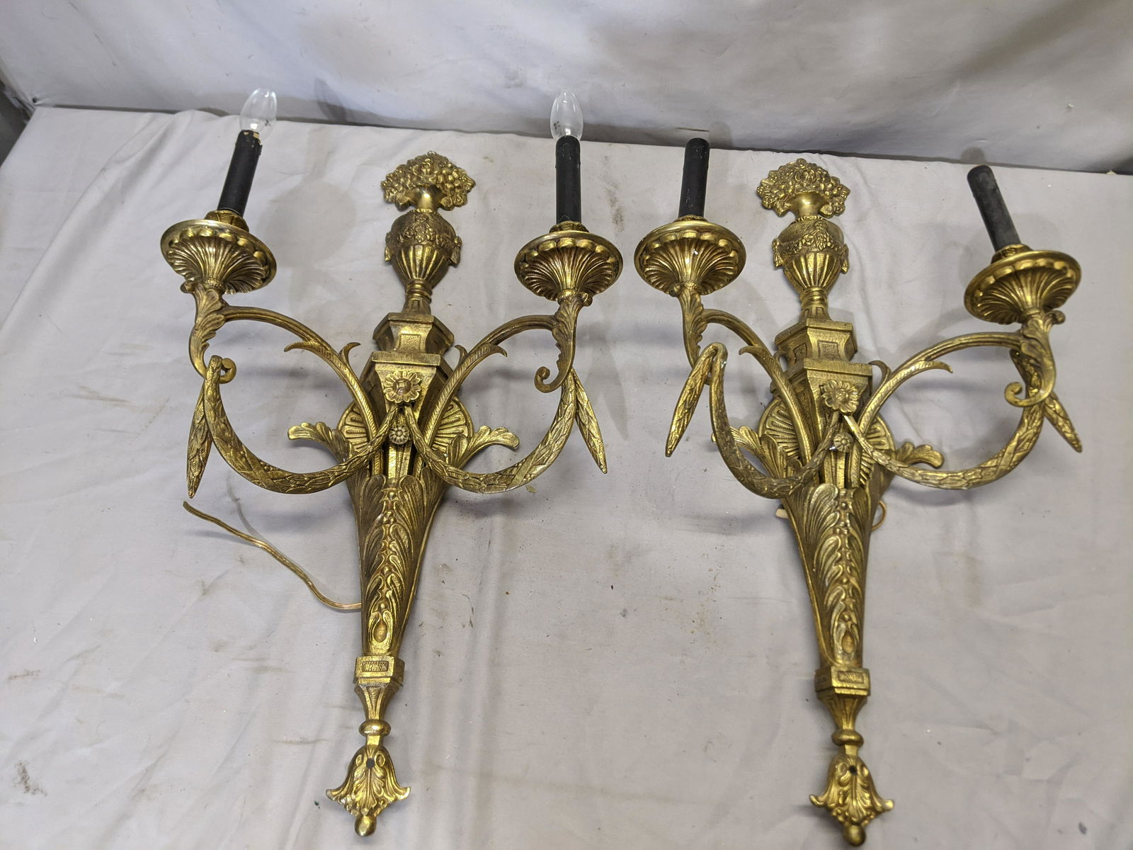 Pair Italian Brass Floral Scroll Work Wall Sconce: Pair Italian Brass Floral Scroll Work Wall Sconce Lights 27 high x 17 5 deep Shipping in continental US $40.00 If shipping is $0 then buyer arranges pick up or shipping. Please ask any questions befor