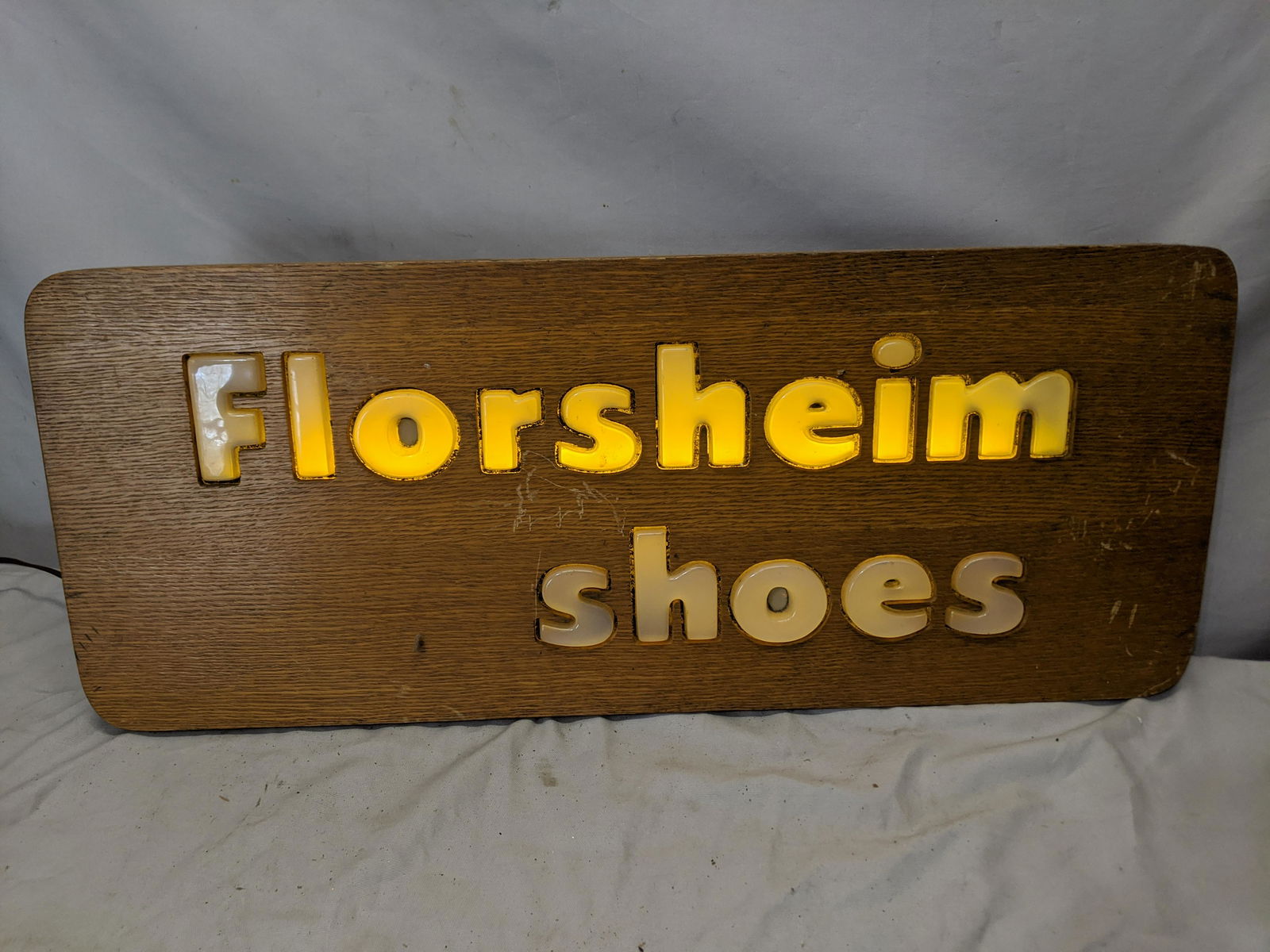 Early Florsheim Shoes Oak Wood & Plastic Lighted Wall (1 of 7)