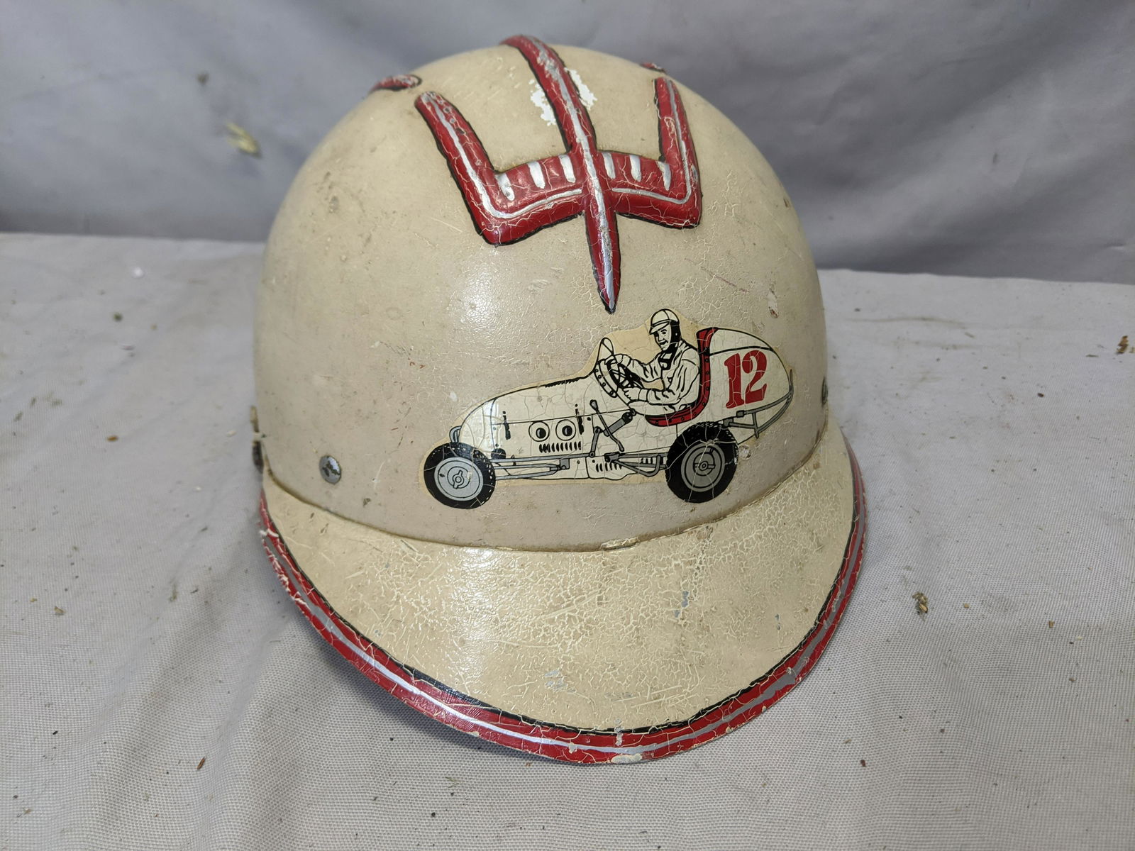 Vintage Grand Prix Race Car Driver's Helmet (1 of 6)
