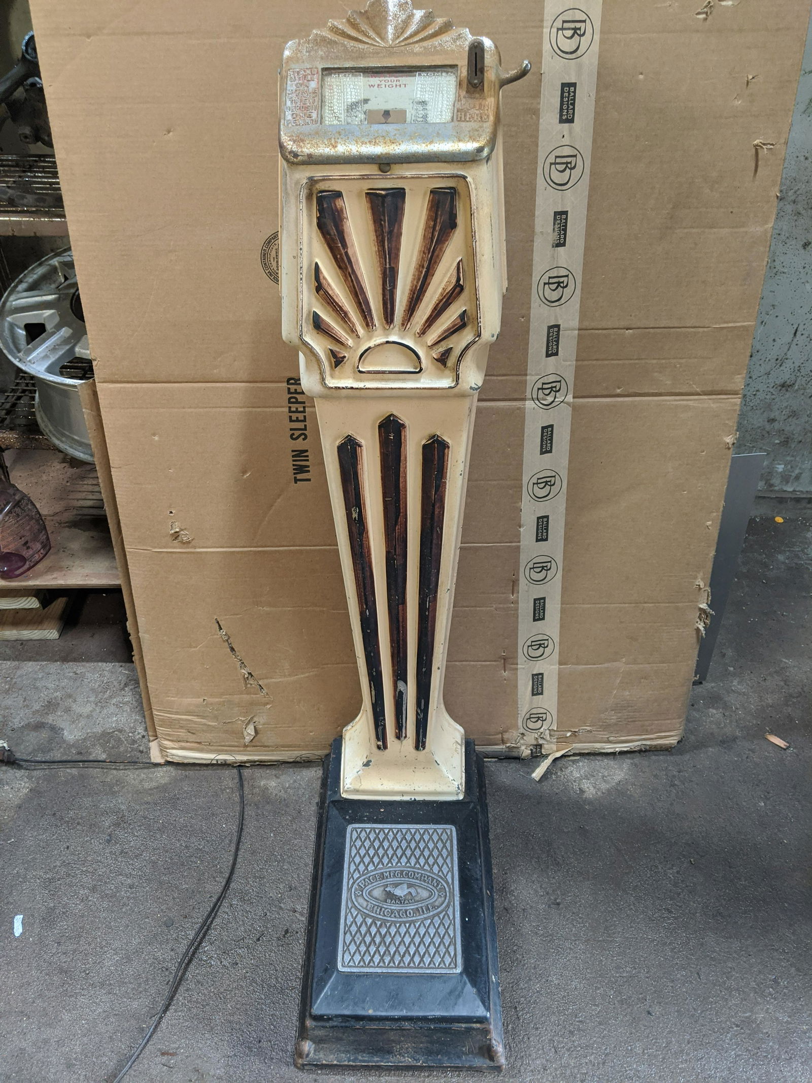 c1930's Art Deco Peco MFG Coin Op Aluminum Floor Scale (1 of 8)