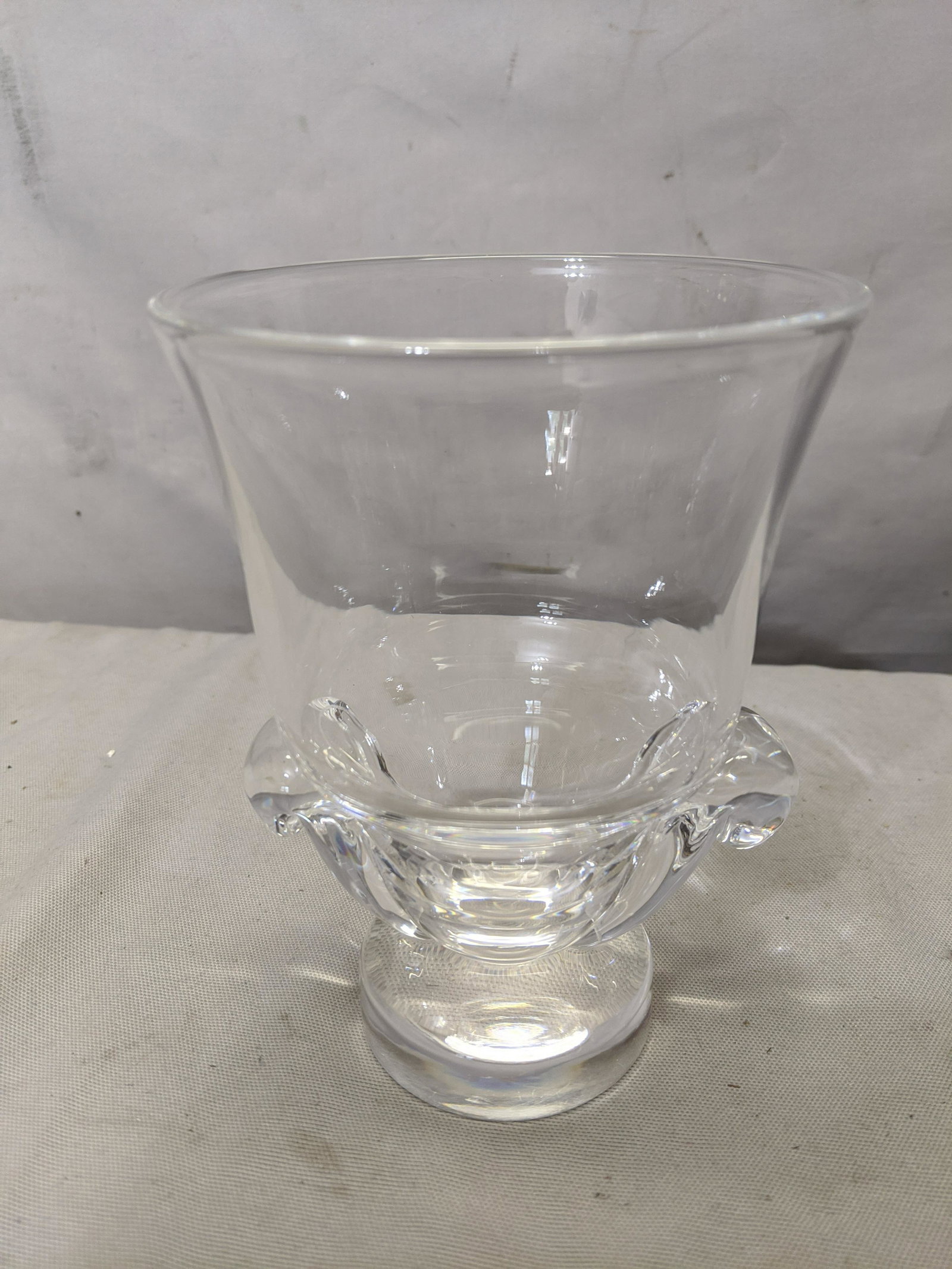 Signed Steuben Crystal Urn: Signed Steuben Crystal Urn. Measurements in inches:6 high x 4 diameter We offer in-house shipping. Item(s) will be packed after invoice is paid and shipping cost will be collected seperatly via the Sh