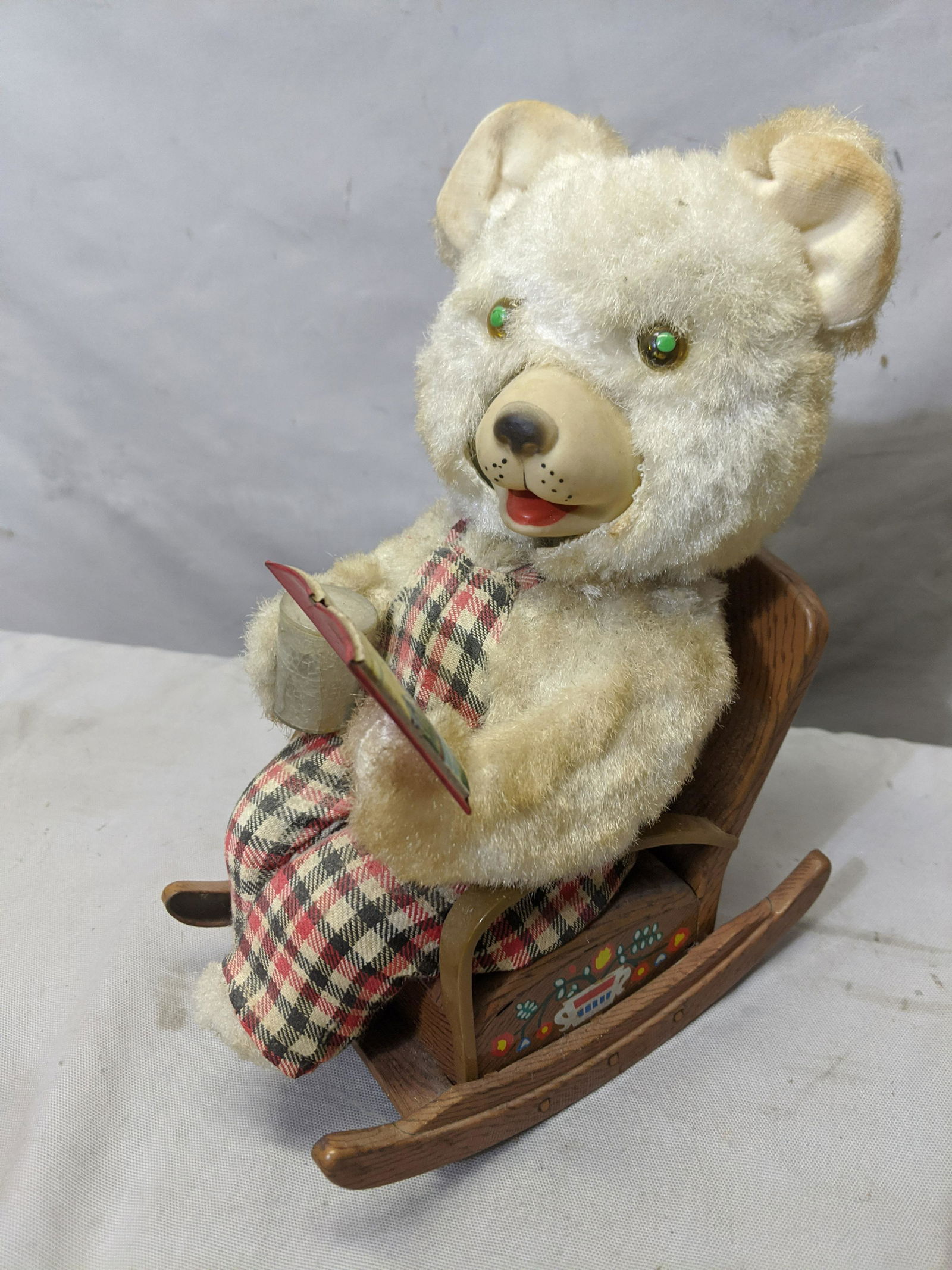 c1950's Modern Toys Tin Litho Battery-Op Bear Reading (1 of 7)