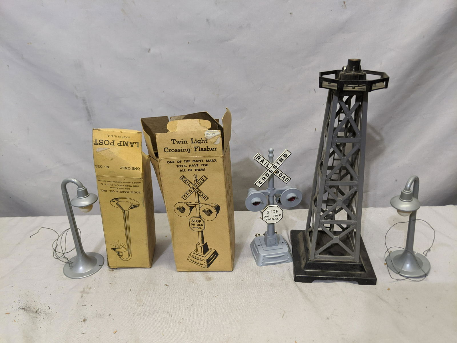 Lot Marx Railroad Accessories 072 Lamp Post 421 (1 of 5)