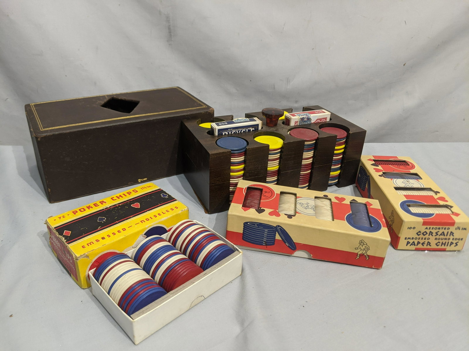 Lot Old Plastic Poker Chip Sets Corsair CD Baird &: Lot Old Plastic Poker Chip Sets Corsair CD Baird & Rumpp. We offer in-house shipping. Item(s) will be packed after invoice is paid and shipping cost will be collected seperatly via the Shipping Saint 