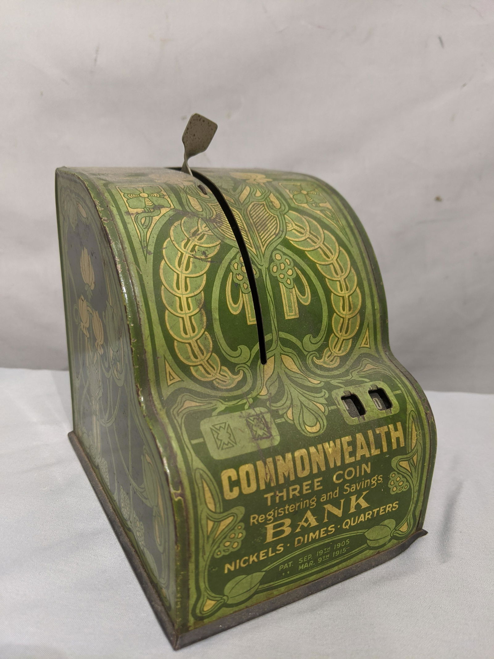 1915 Antique Commonwealth Tin Litho Mechanical Bank (1 of 6)