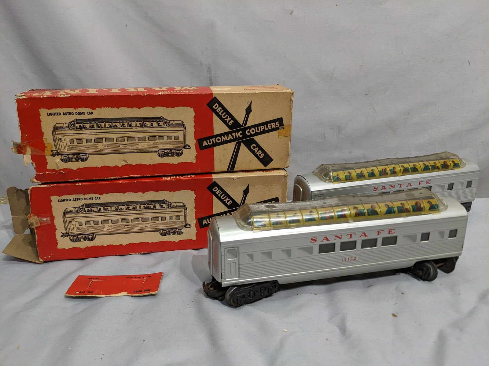 Pair Marx Marline Santé Fe 3152 Train Passenger Cars in (1 of 7)