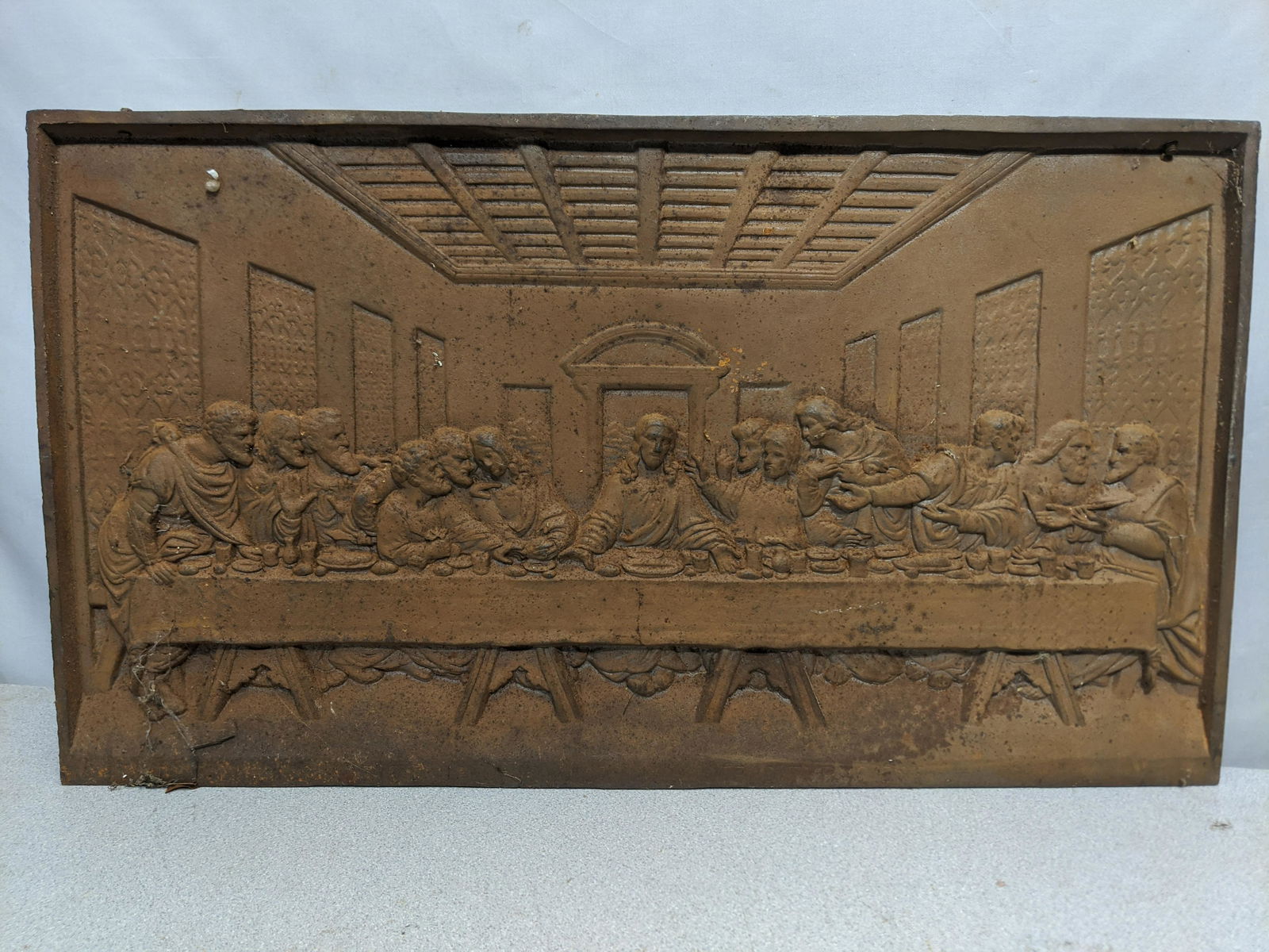 Cast Iron Hamilton Foundry Jesus the Last Supper Bas: Cast Iron Hamilton Foundry Jesus the Last Supper Bas Relief. Measurements in inches: 25 x 14 Condition:Need good cleaning and has surface rust Shipping:We offer in-house shipping. Item(s) will be pack