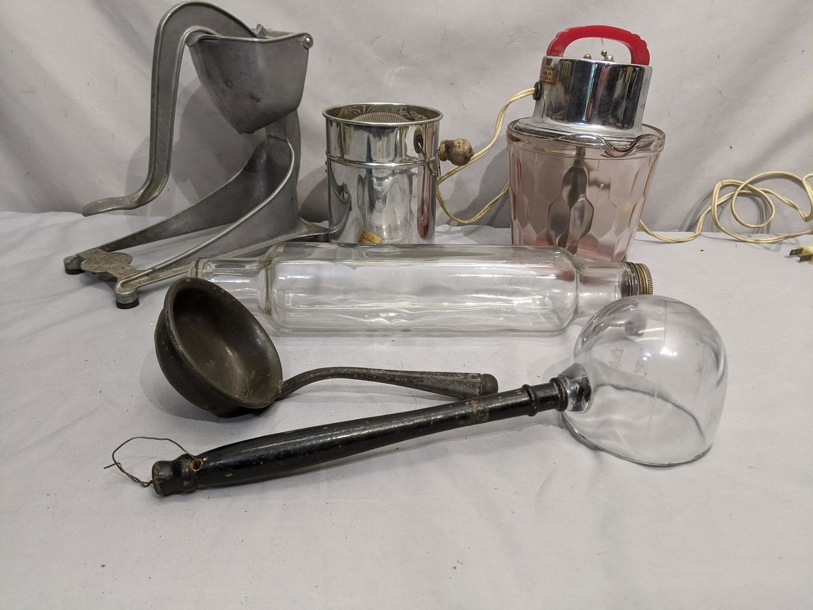 Lot 6 Early Kitchen Utensils Mixer Sifter Ladle etc (1 of 7)