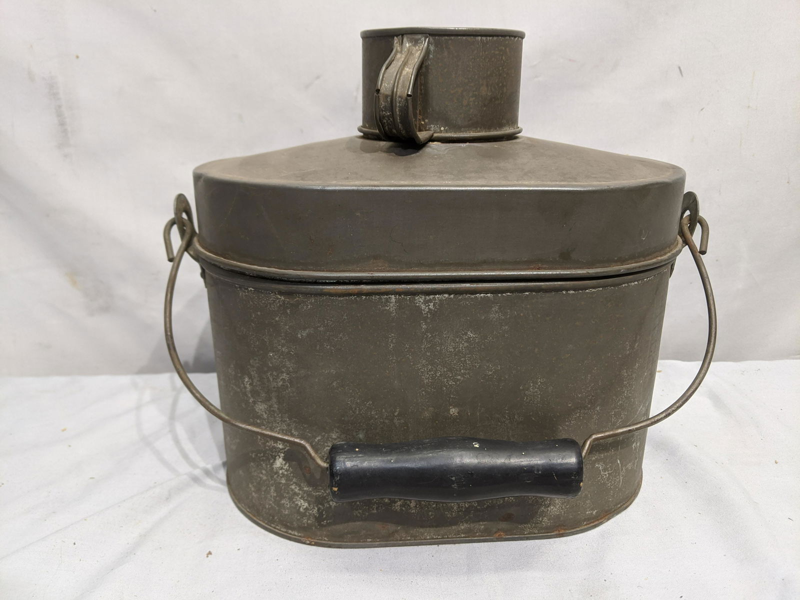 Antique Metal Lunch Box Container w/ Inserts (1 of 8)