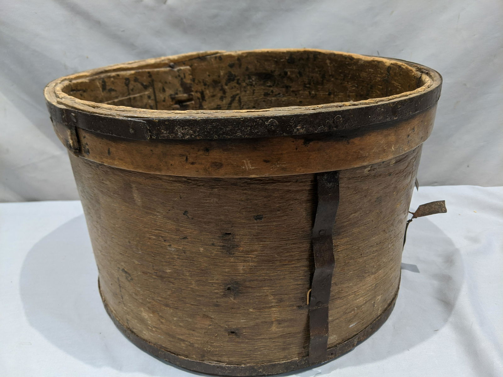 Antique Primitive Farmhouse Hand Made Large Round Wood (1 of 5)