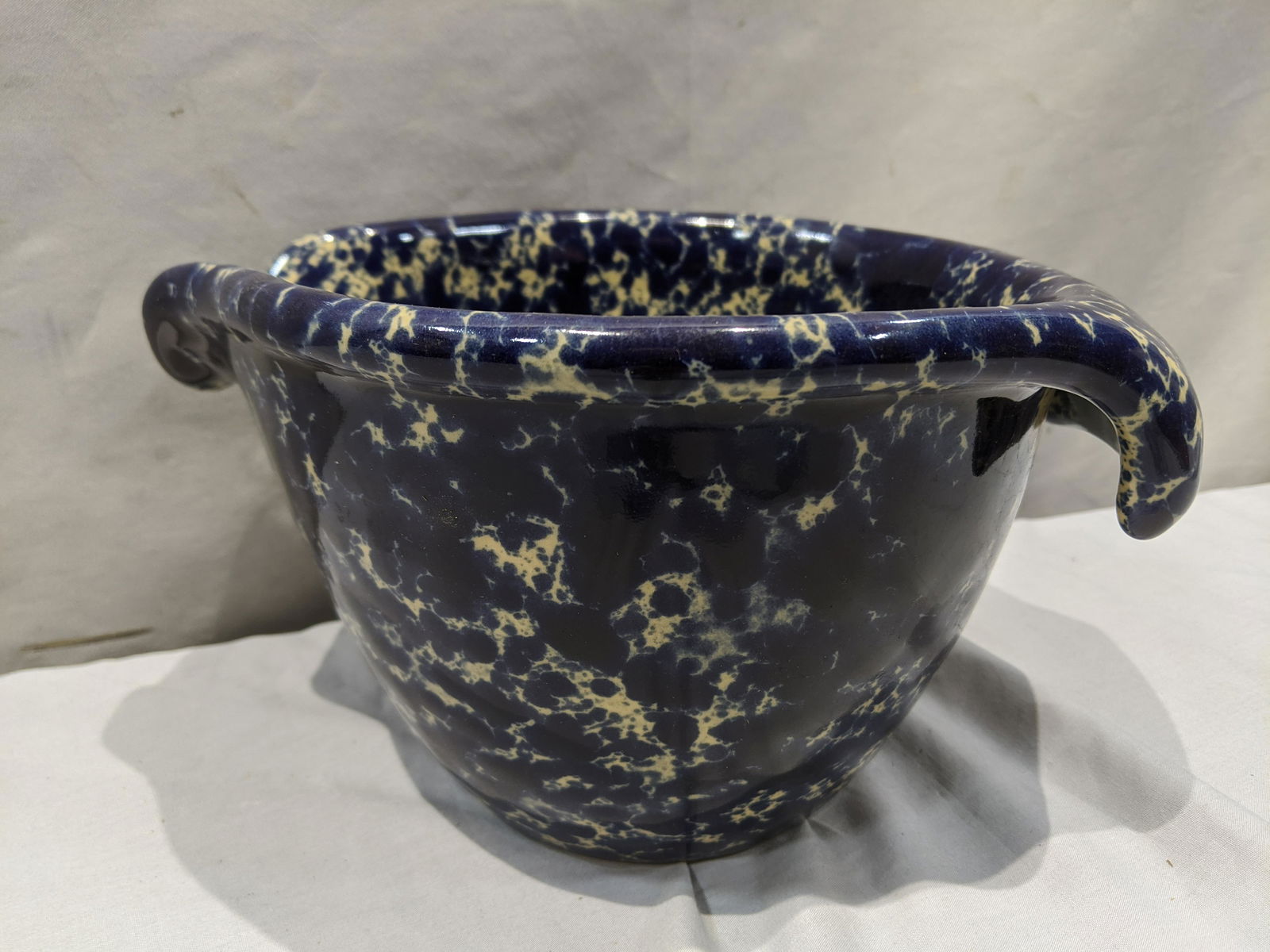 Vintage Stoneware Blue Spongeware Mixing Bowl w/ Spout (1 of 5)