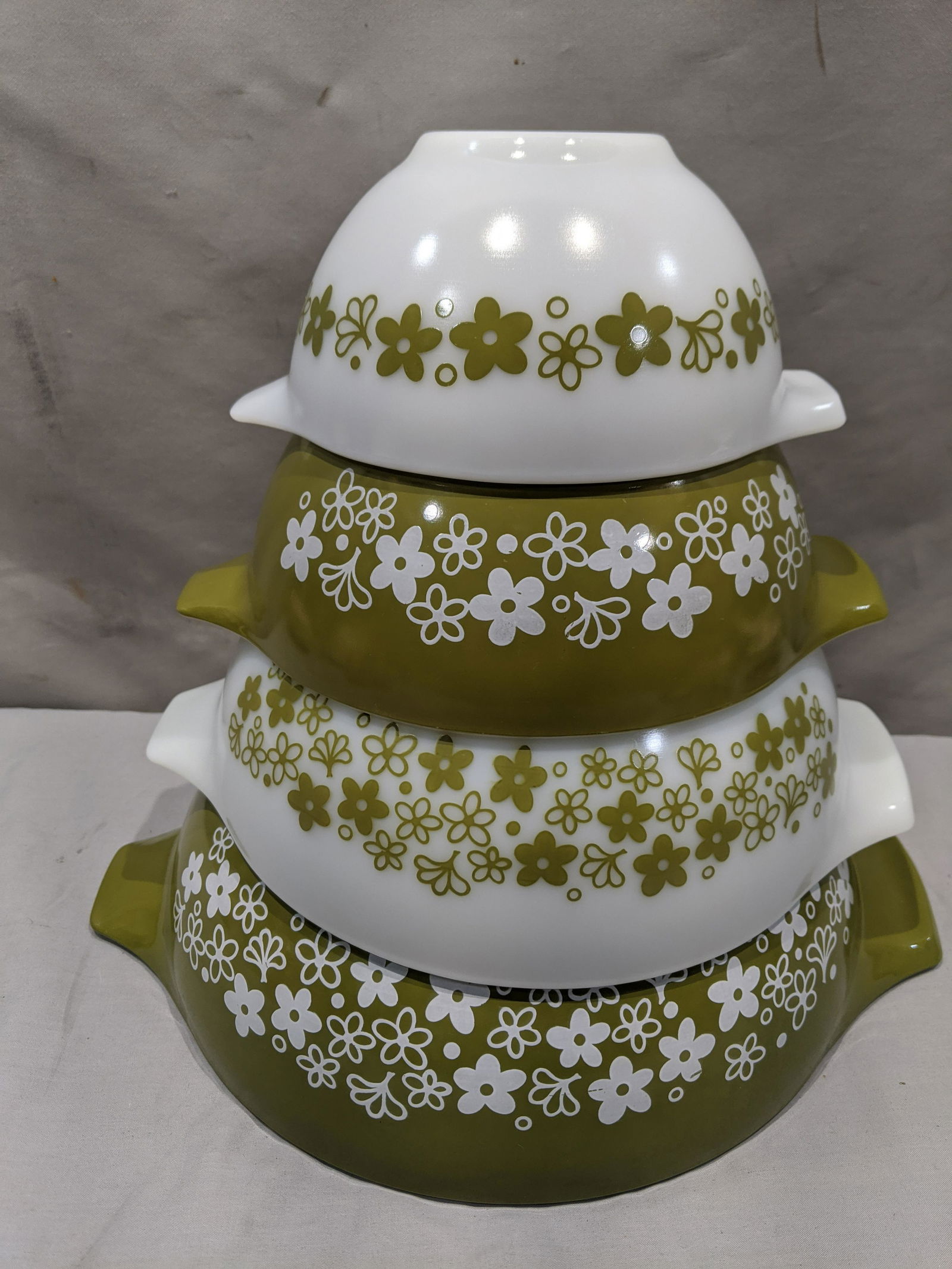 Set 4 Pyrex Spring Blossom Nesting Glass Mixing Bowls (1 of 4)