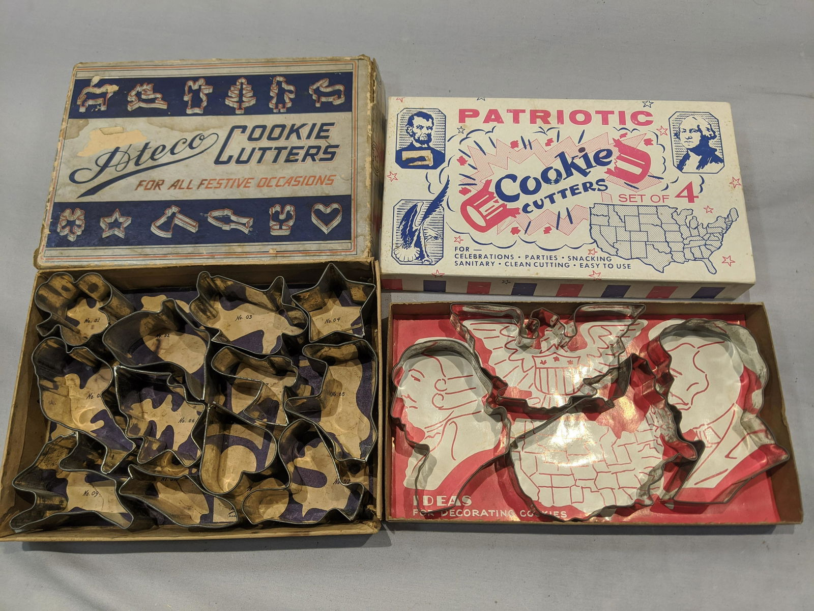 2 Vintage Boxes of Cookie Cutters Patriotic & Ateco (1 of 6)