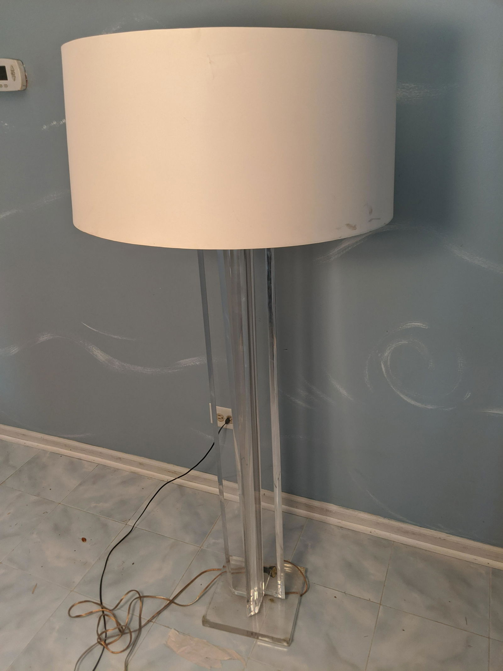 Vintage Modern Lucite Tall Floor Lamp (1 of 13)