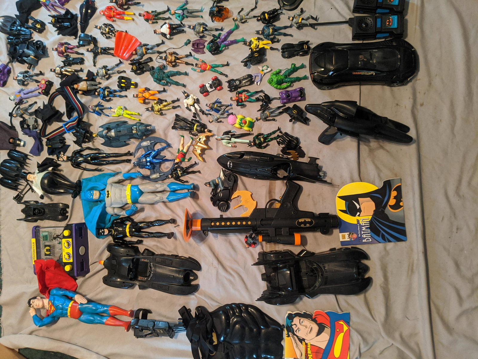 Huge Lot 1990's DC Batman Superman Action Figures &: Huge Lot 1990's DC Batman Superman Action Figures & Items. Condition:As found, sold as is Shipping:We offer in-house shipping. Item(s) will be packed after invoice is paid and shipping charge will be 