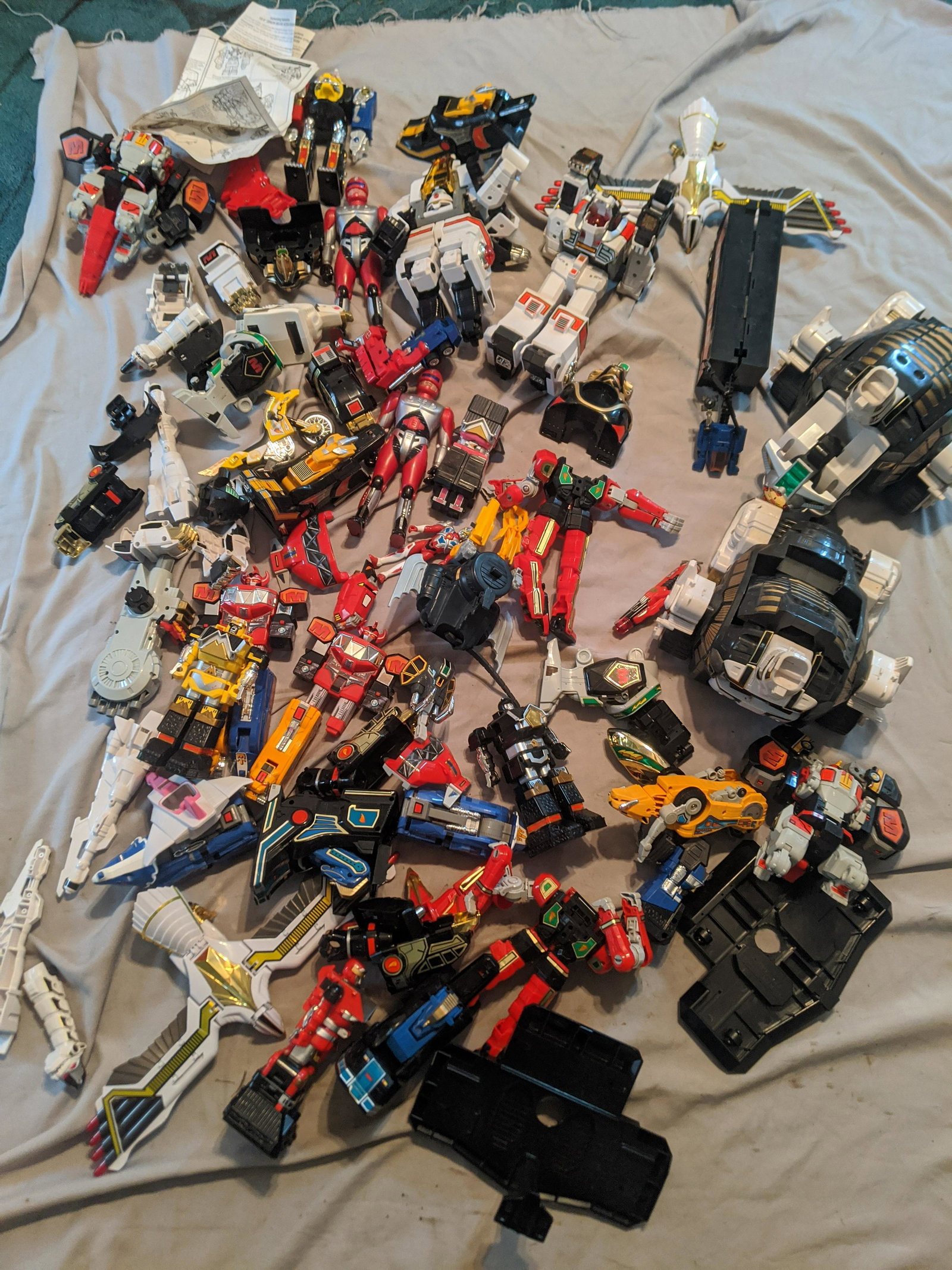 Huge Lot Robot 1990s Action Figures Power Rangers: Huge Lot Robot 1990s Action Figures Power Rangers Transformer and more. Condition:As found, sold as is Shipping:We offer in-house shipping. Item(s) will be packed after invoice is paid and shipping ch