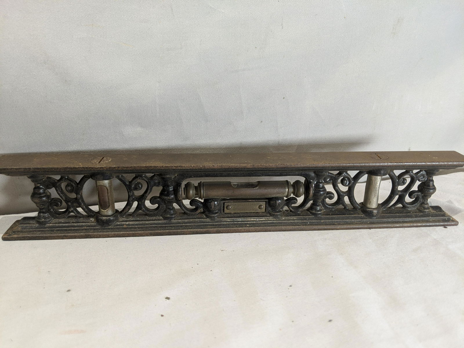 Antique 1877  Ornate Cast Iron Davis Level & Tool Co (1 of 9)
