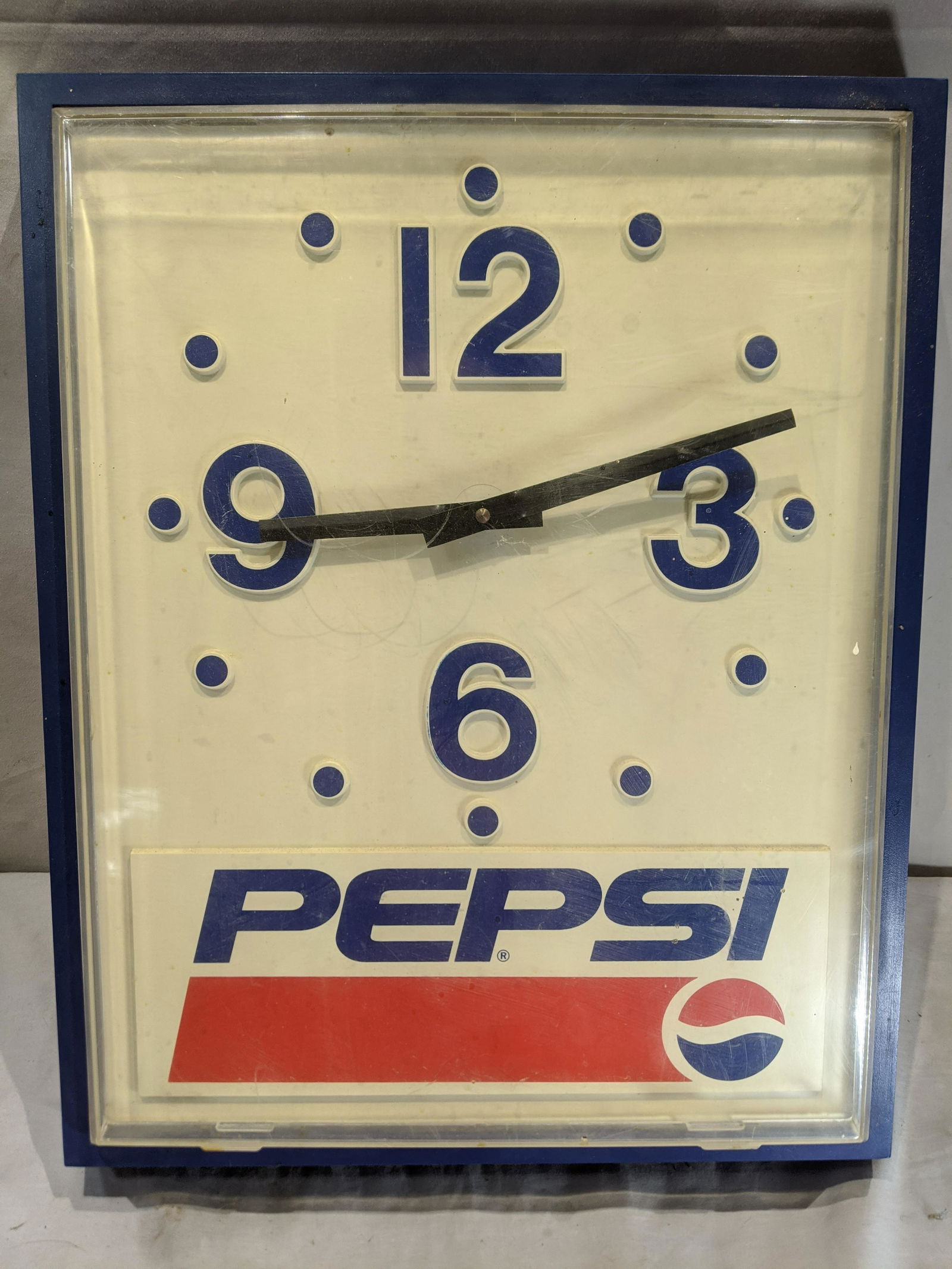 Vintage Plastic Pepsi-Cola Wall Clock Sign (1 of 7)