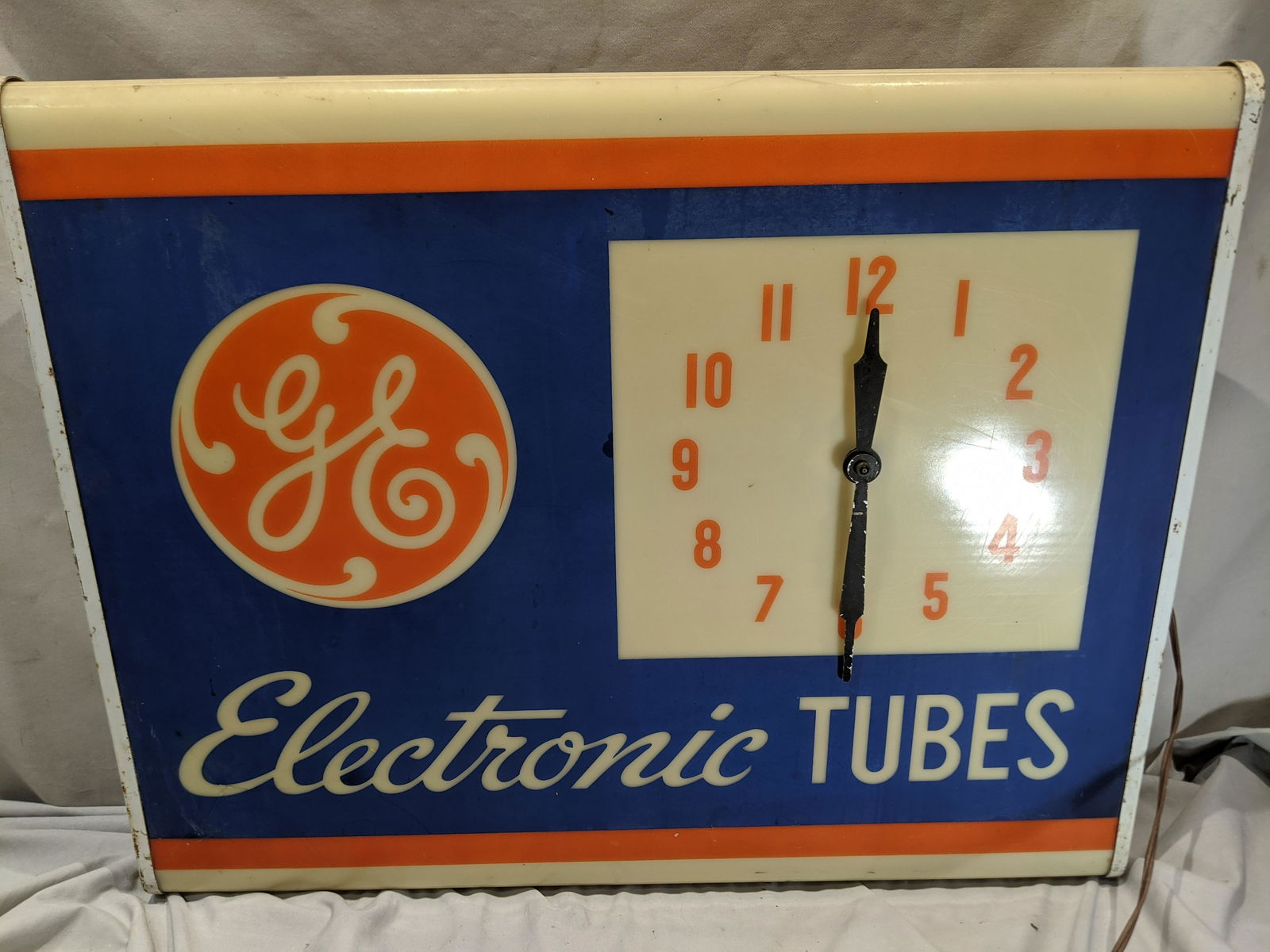 Vintage GE General Electric Tubes Light Up Clock Sign (1 of 8)