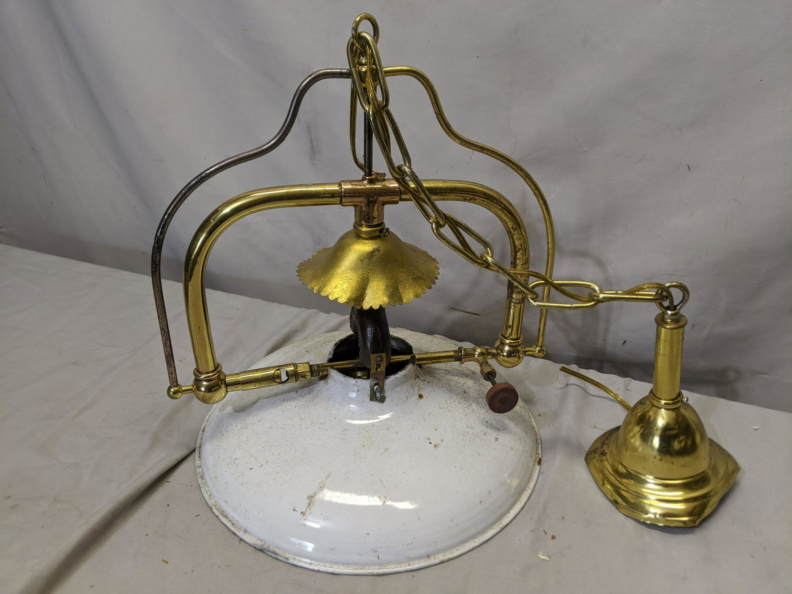 Steampunk Brass & White Porcelain Ceiling Fixture Bolte: Steampunk Brass & White Porcelain Ceiling Fixture Bolte & Weyer Co. Measurements in inches: 15 high x 13 diameter. 4 lbs Condition:Needs a good cleaning, ceiling cap is very dented. Couple chips to po