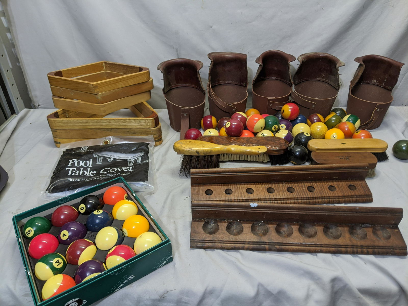 Lot Assorted Pool Billiard Table Items Pockets Balls Ra (1 of 11)