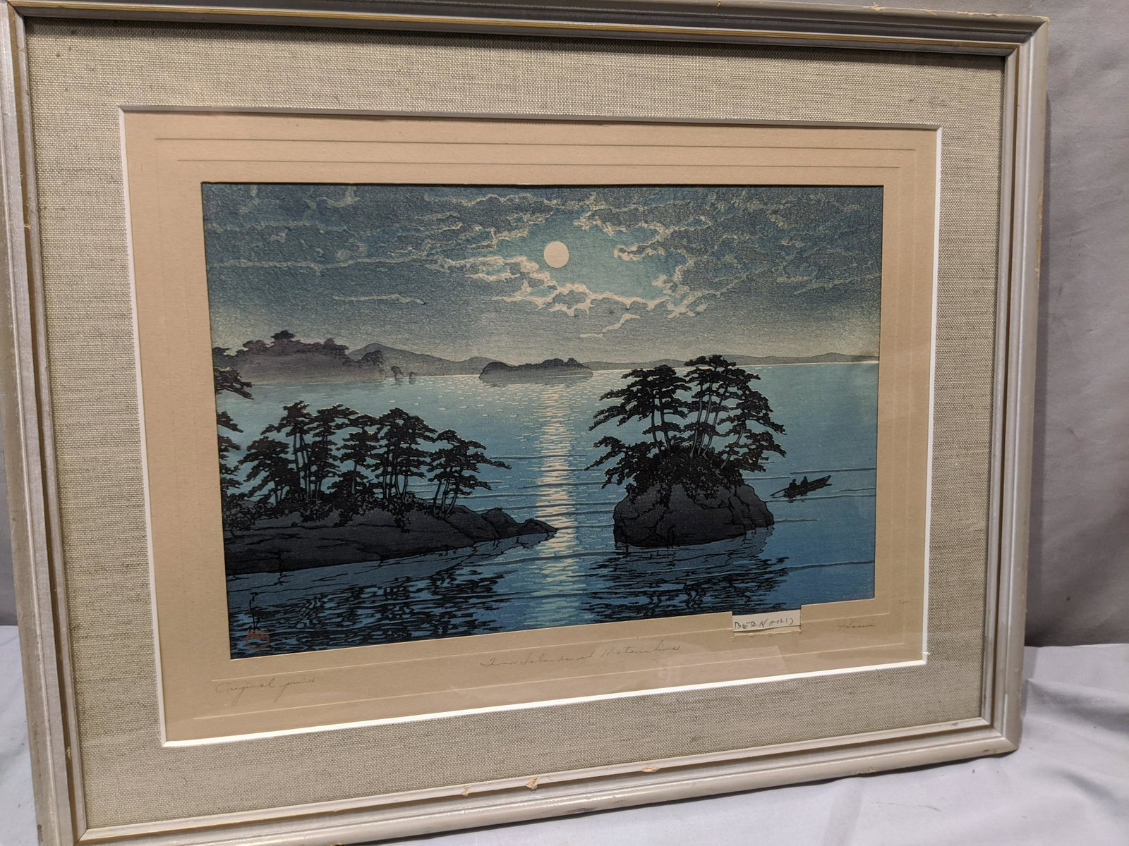 1933 Kawase Hasui Japanese Woodblock Print Matsuchima: 19 Kawase Hasui Japanese Woodblock Print Matsushima, Futagojima. Measurements in inches: 21 x 16 1/2, Image: 14 x 9 Condition:Good with no problems Shipping:We offer in-house shipping. Item(s) will be