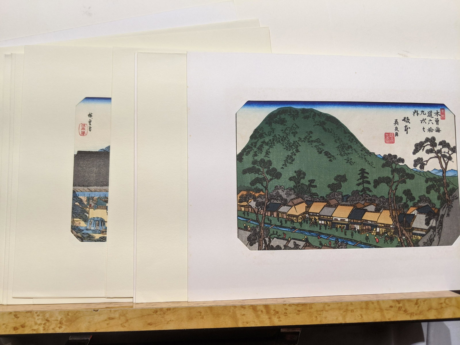 Lot 18 Vintage Ando Hiroshige Woodblock Prints: Lot 18 Vintage Ando Hiroshige Woodblock Prints with matting. Measurements in inches: 13 x 19 1/2, Image: 10 1/2 x 7 Condition:One has some foxing Shipping:We offer in-house shipping. Item(s) will be p