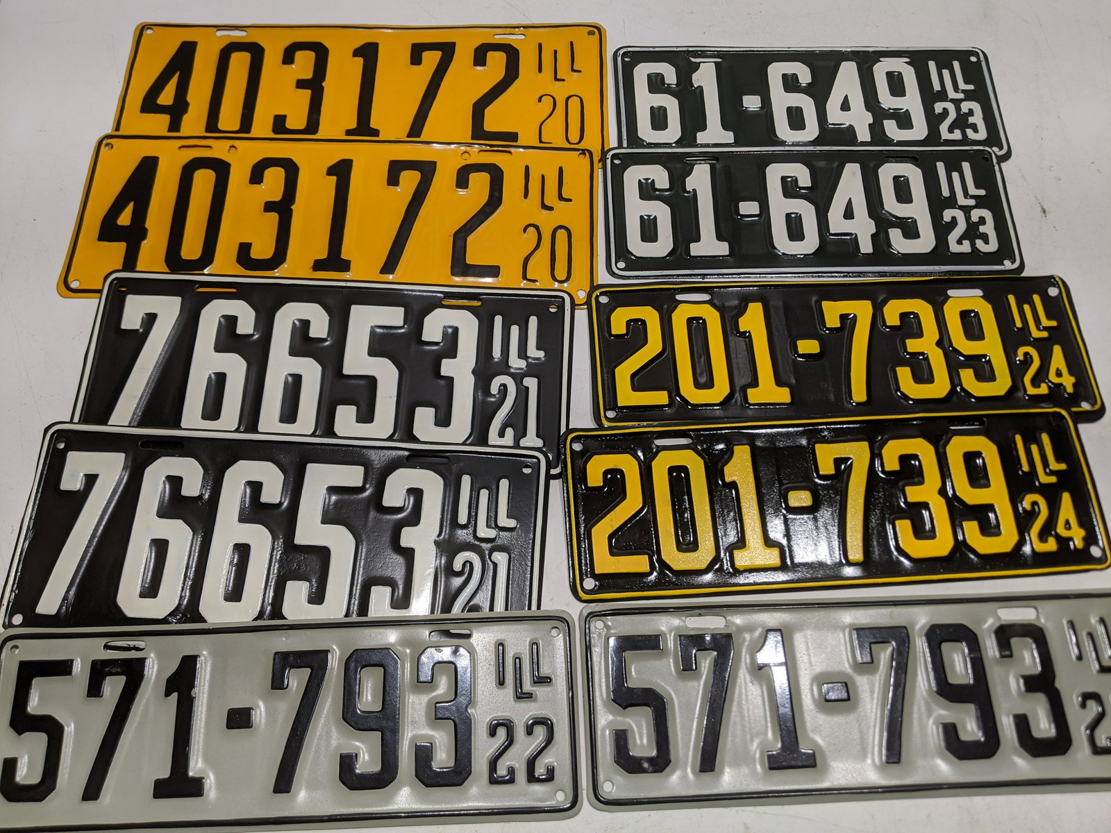 Lot 10 1920-24 Restored Illinois License Plates Pairs (1 of 6)