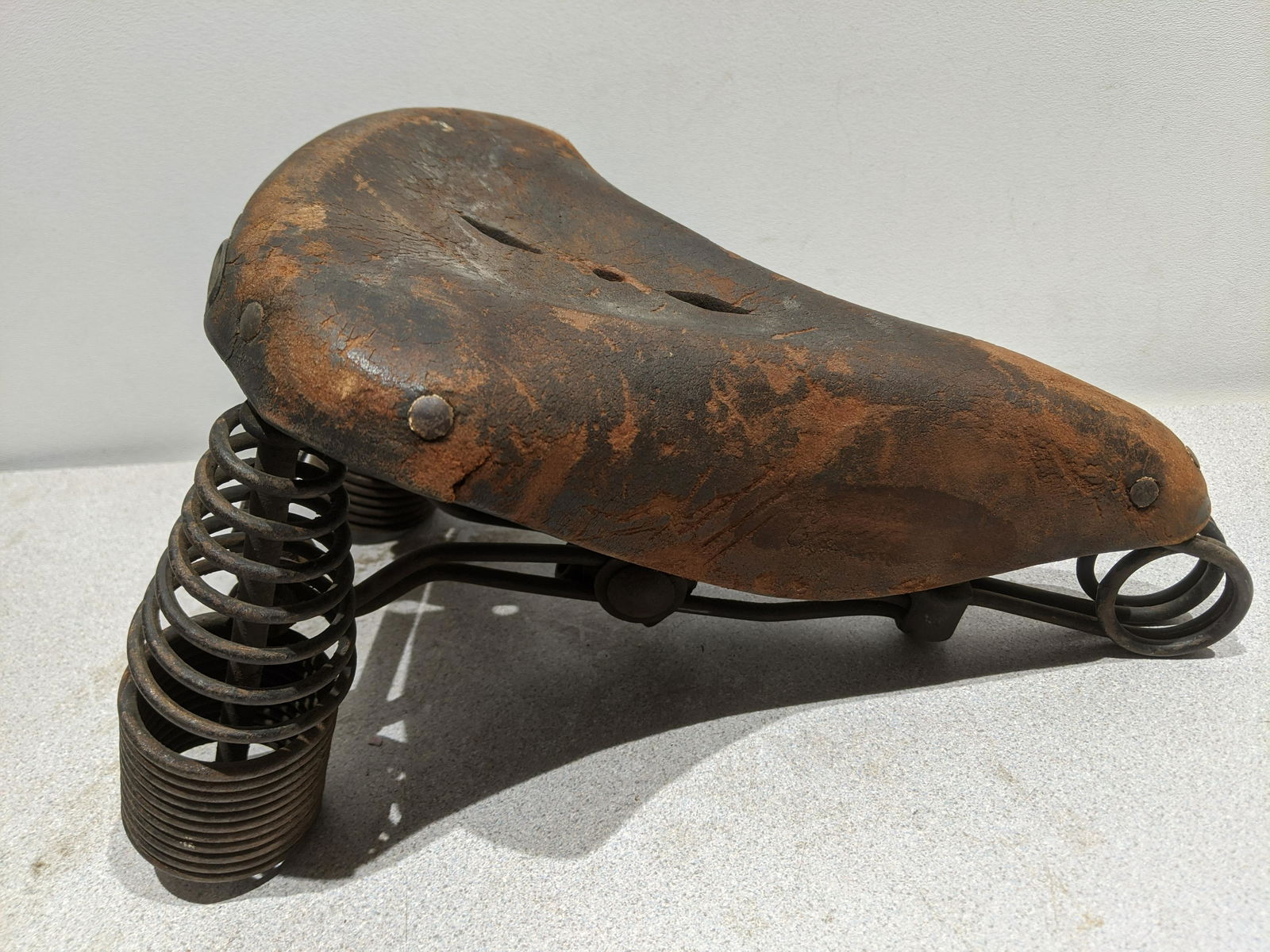 Antique Leather Motorcycle Seat Saddle Dayton OH Seary (1 of 7)