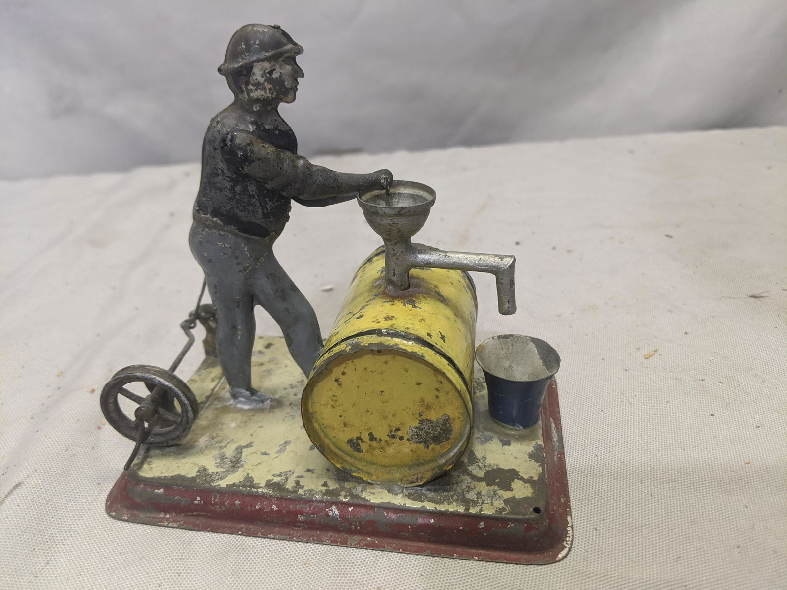 c1900 Steam Engine German Tin Accessory Water Barrel (1 of 6)