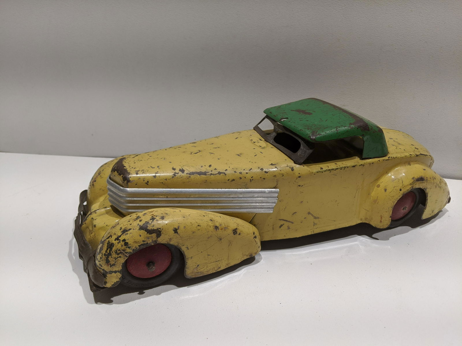 1930's Pressed Steel Wyndotte Cord Coupe Model #810 (1 of 5)