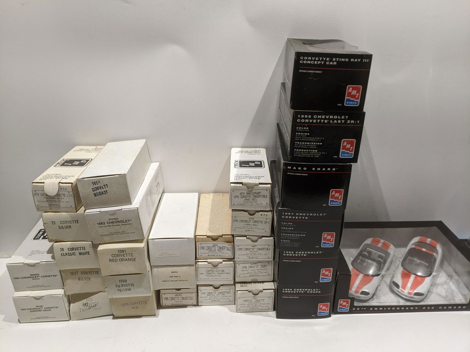 Lot 30 ERTL 1954-55 Corvette Model Cars NOS (1 of 10)