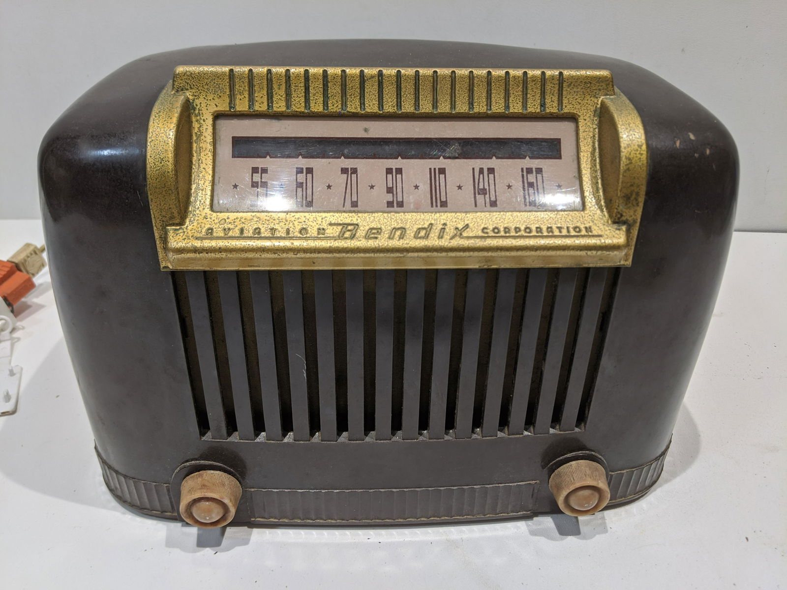 Bendix Brown Plastic Model 111 Tube Radio (1 of 7)