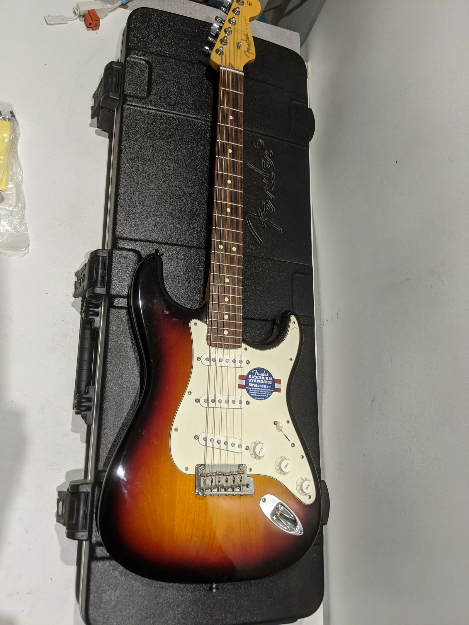 Fender Contour Body Stratocaster Electric Guitar w/Case (1 of 8)