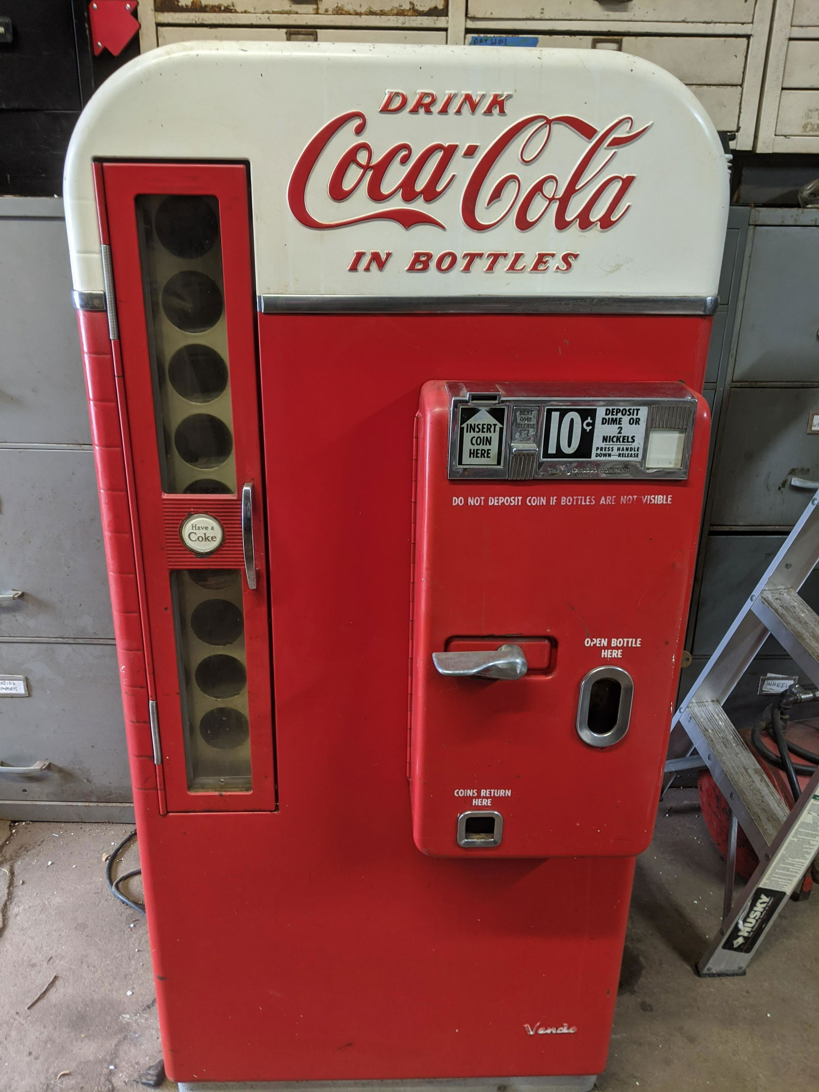 Coke Coca-Cola Vendo 81D Vending Machine Original (1 of 12)