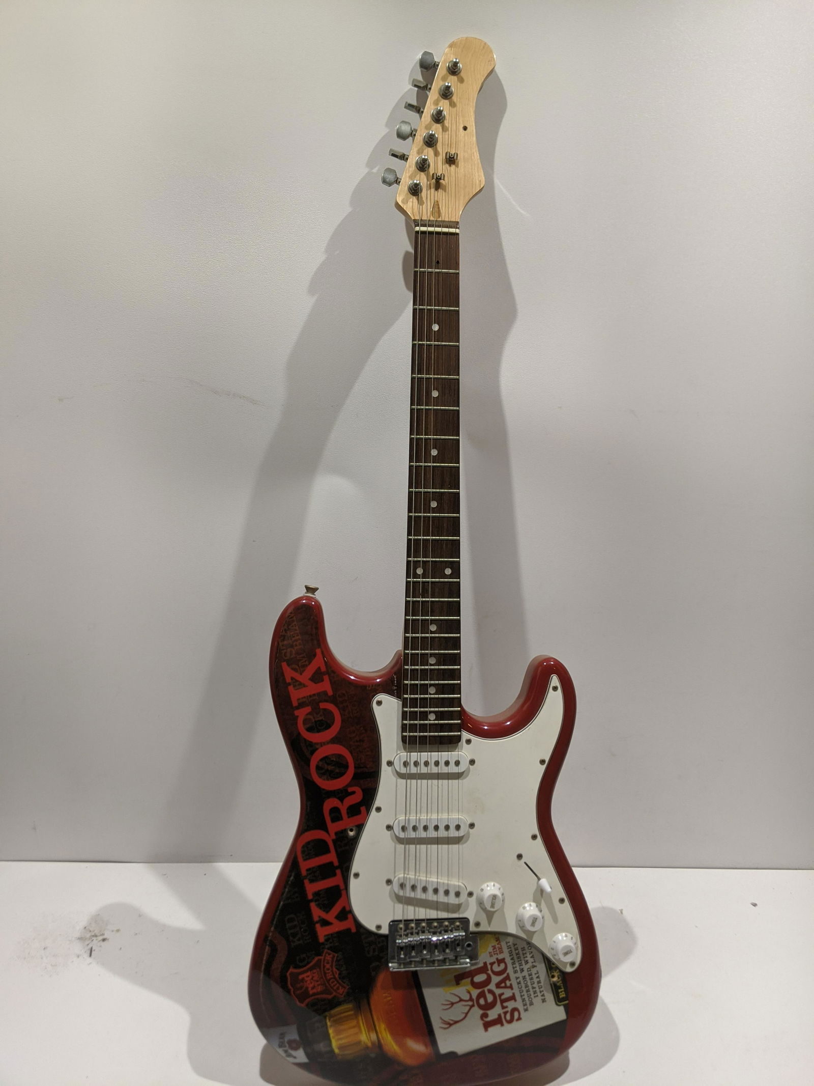 Vintage Kid Rock Jim Beam Red Stag Electric Guitar (1 of 8)