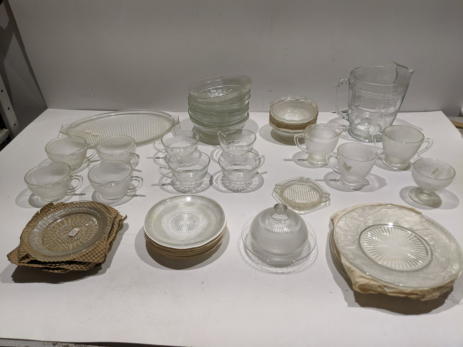 Lot 40 Assorted Depression Glass Carnation Homespun etc (1 of 12)