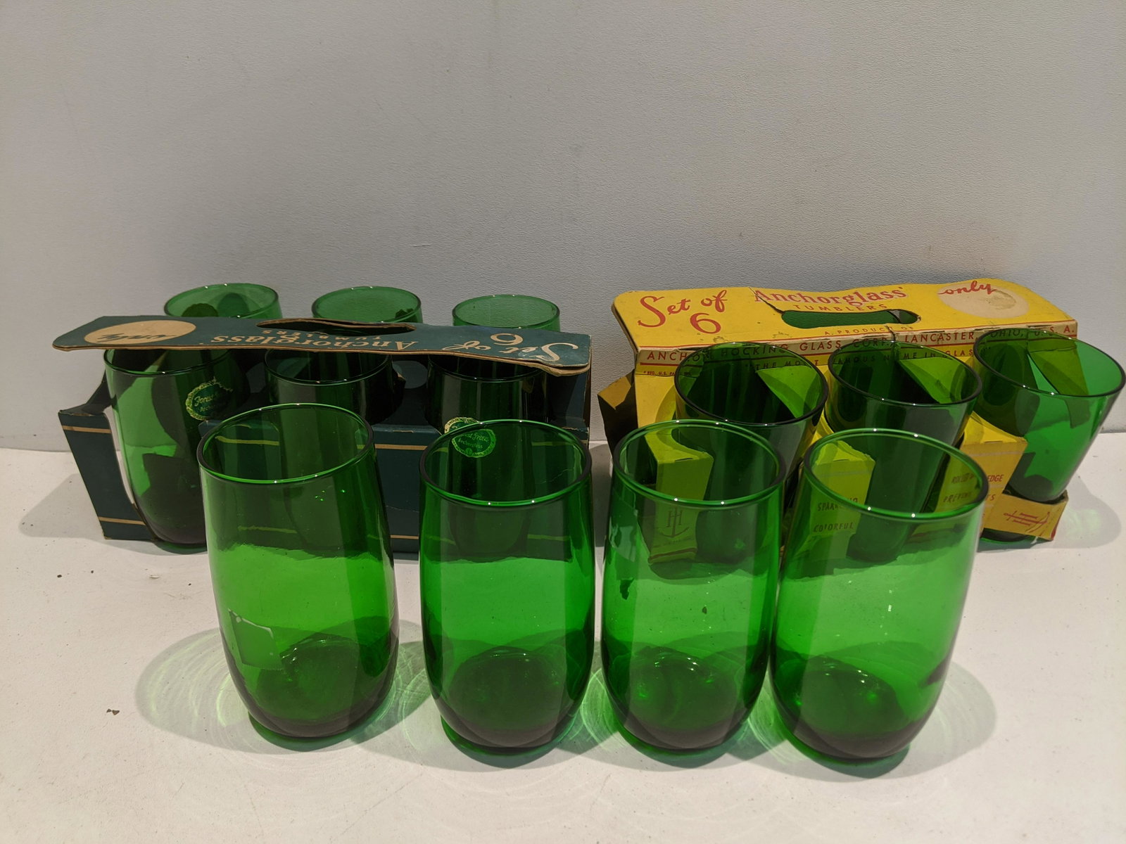 Lot 16 Anchorglass Forest Green Glass Tumblers NIP: Lot 16 Anchorglass Forest Green Glass Tumblers, 12 in original packages. Condition:Packaging has wear and tear Shipping:We offer in-house shipping. Item(s) will be packed after invoice is paid and shi